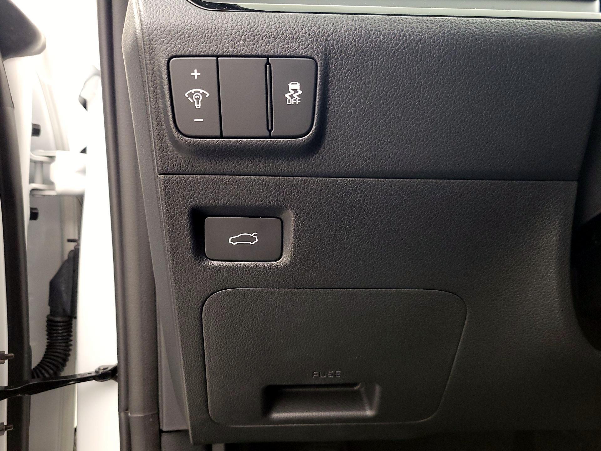 Thumbnail: 2025 Kia K5 - 13