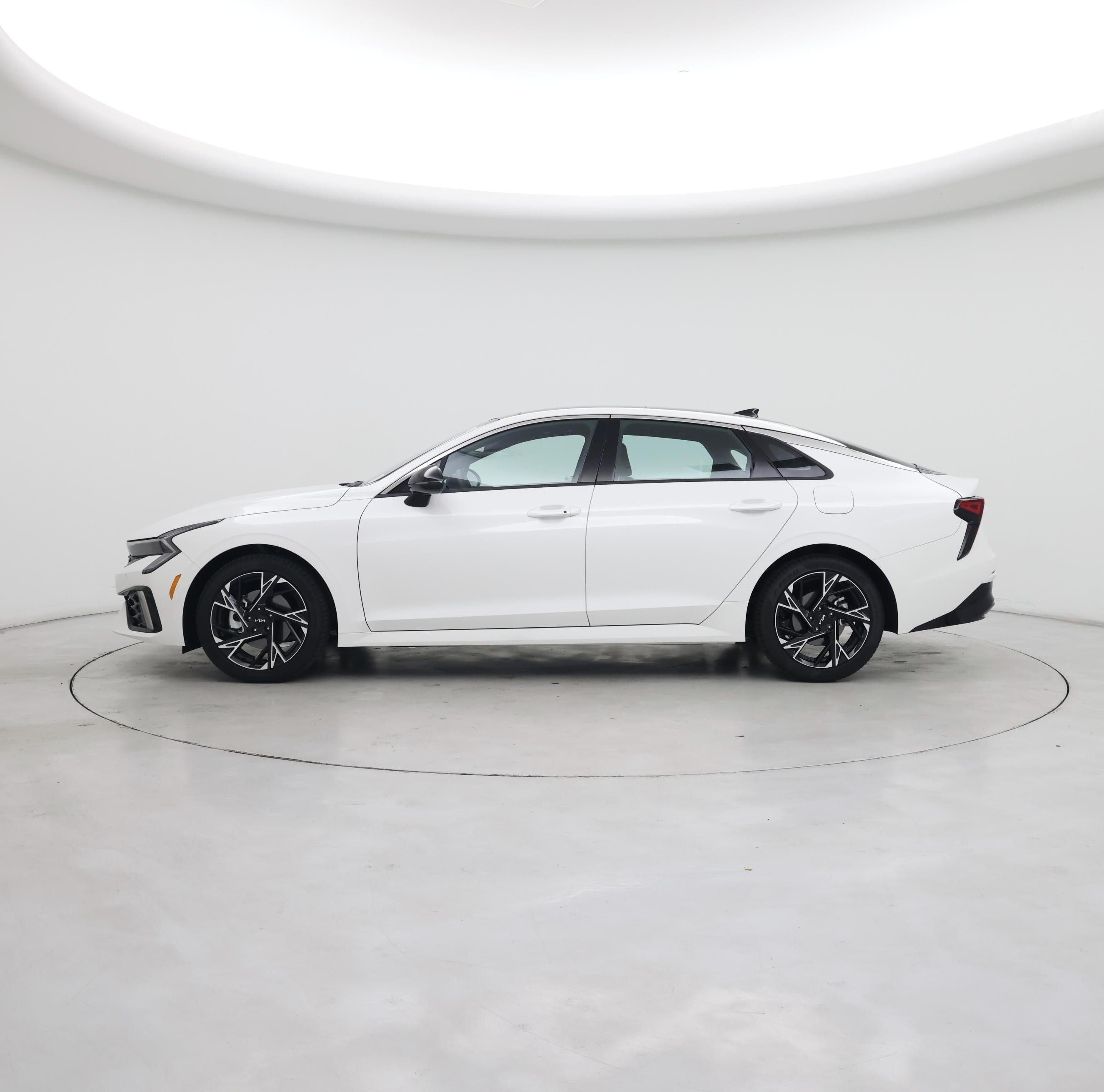 Thumbnail: 2025 Kia K5 - 3