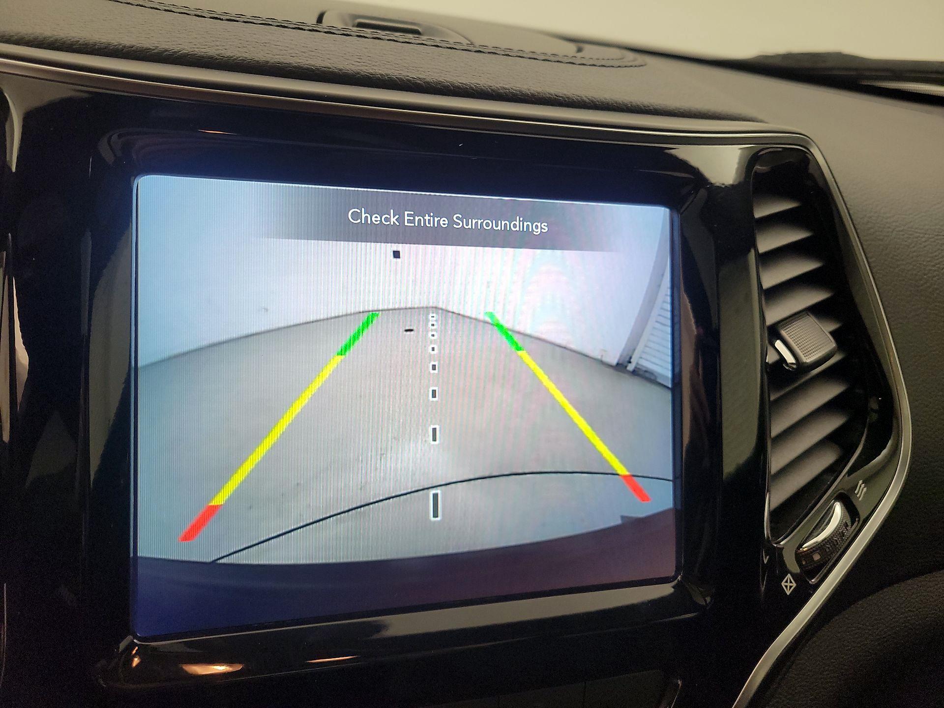 Thumbnail: 2020 Jeep Cherokee - 14