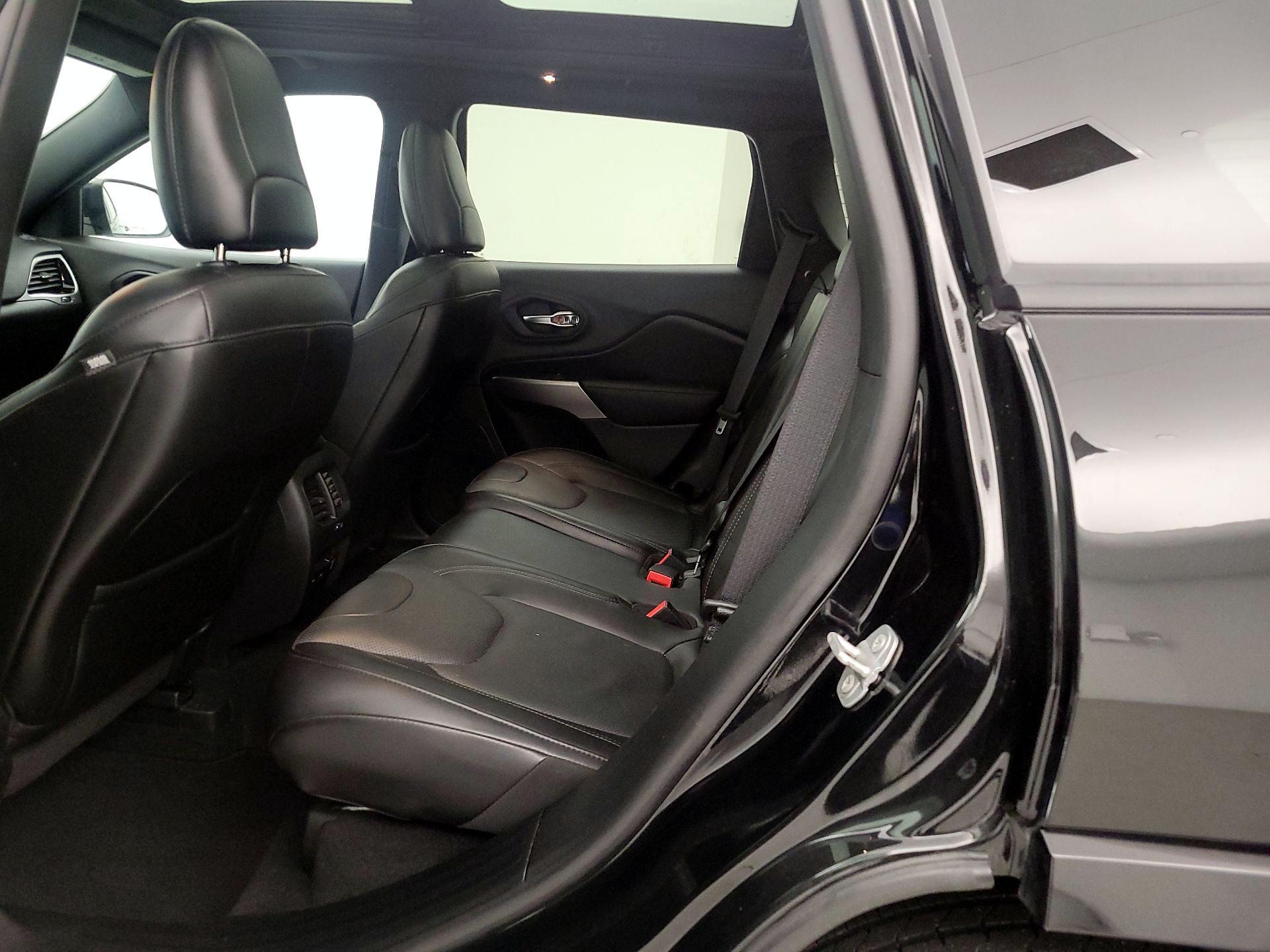 Thumbnail: 2020 Jeep Cherokee - 19