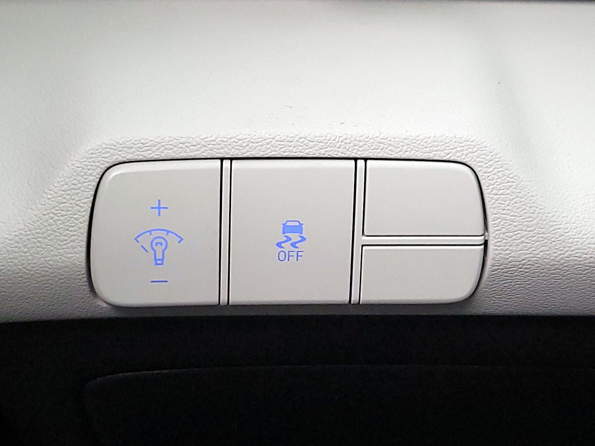 Thumbnail: 2025 Hyundai Elantra - 13