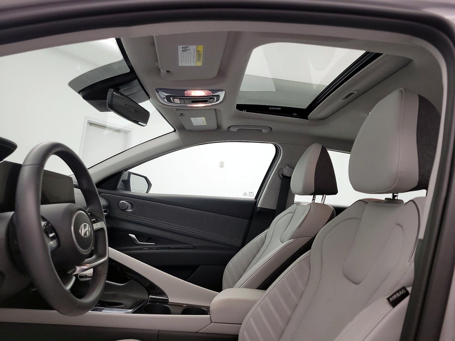 Thumbnail: 2025 Hyundai Elantra - 20