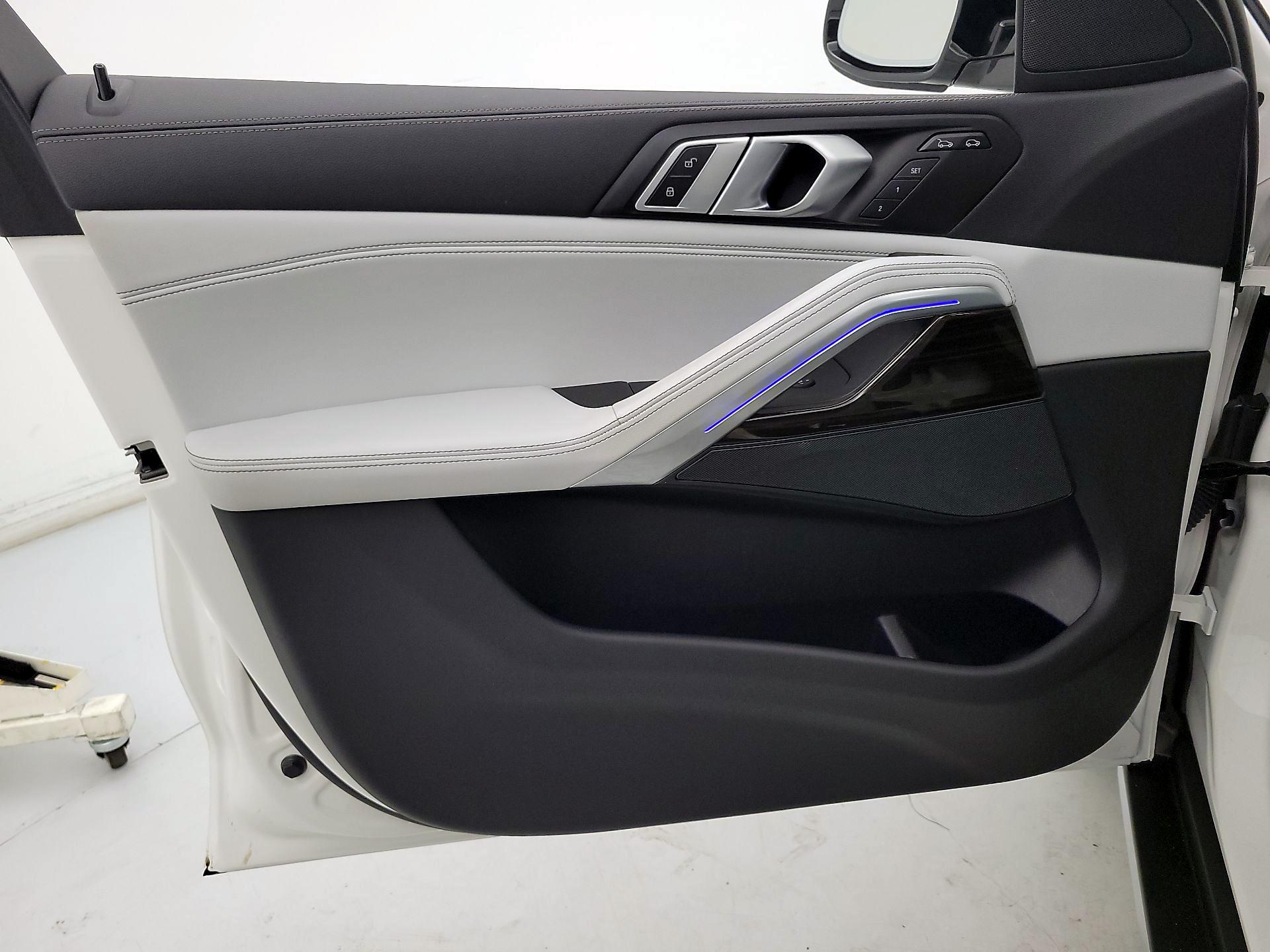 Thumbnail: 2023 BMW X6 - 12