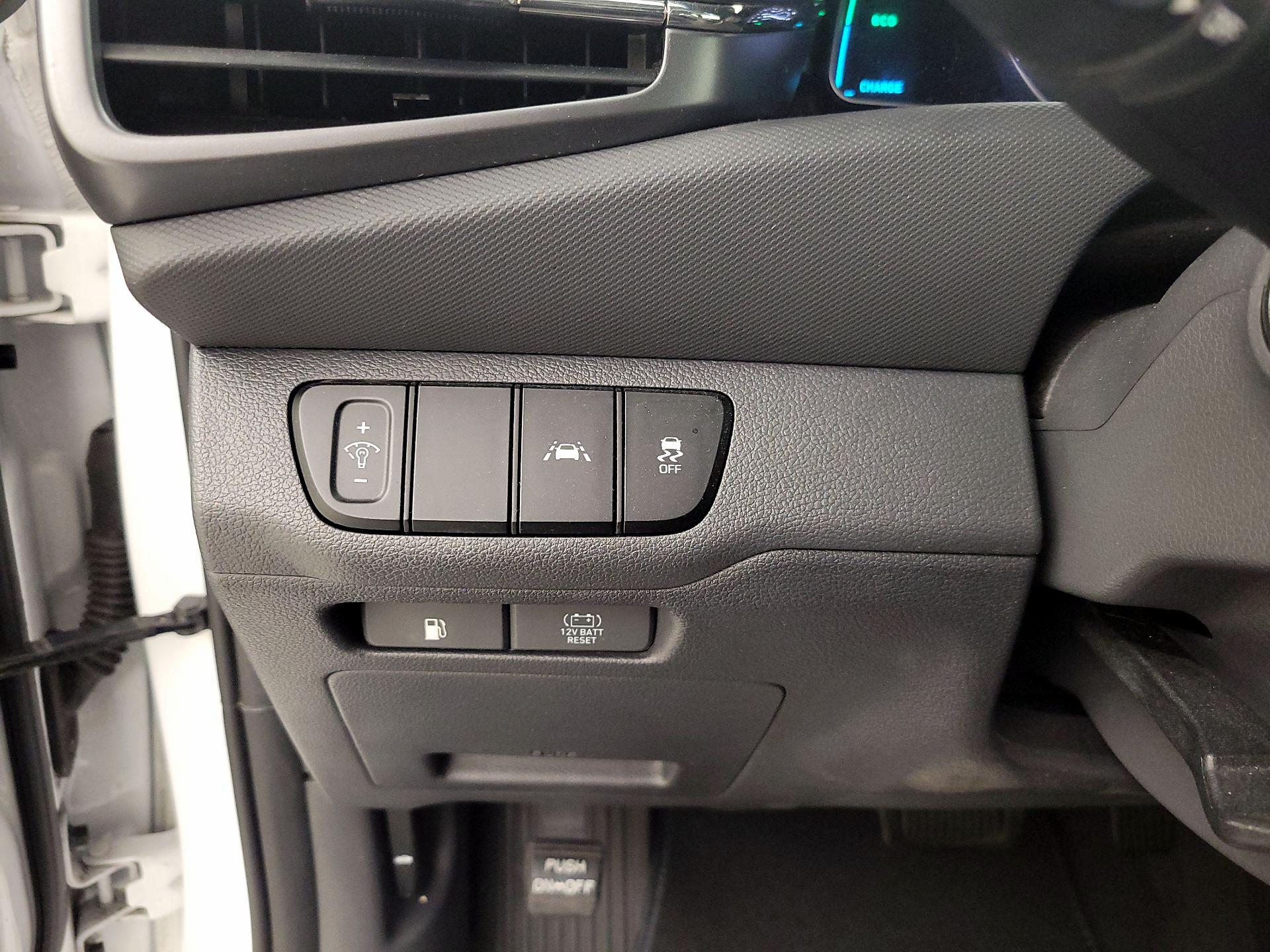 Thumbnail: 2020 Hyundai Ioniq - 13