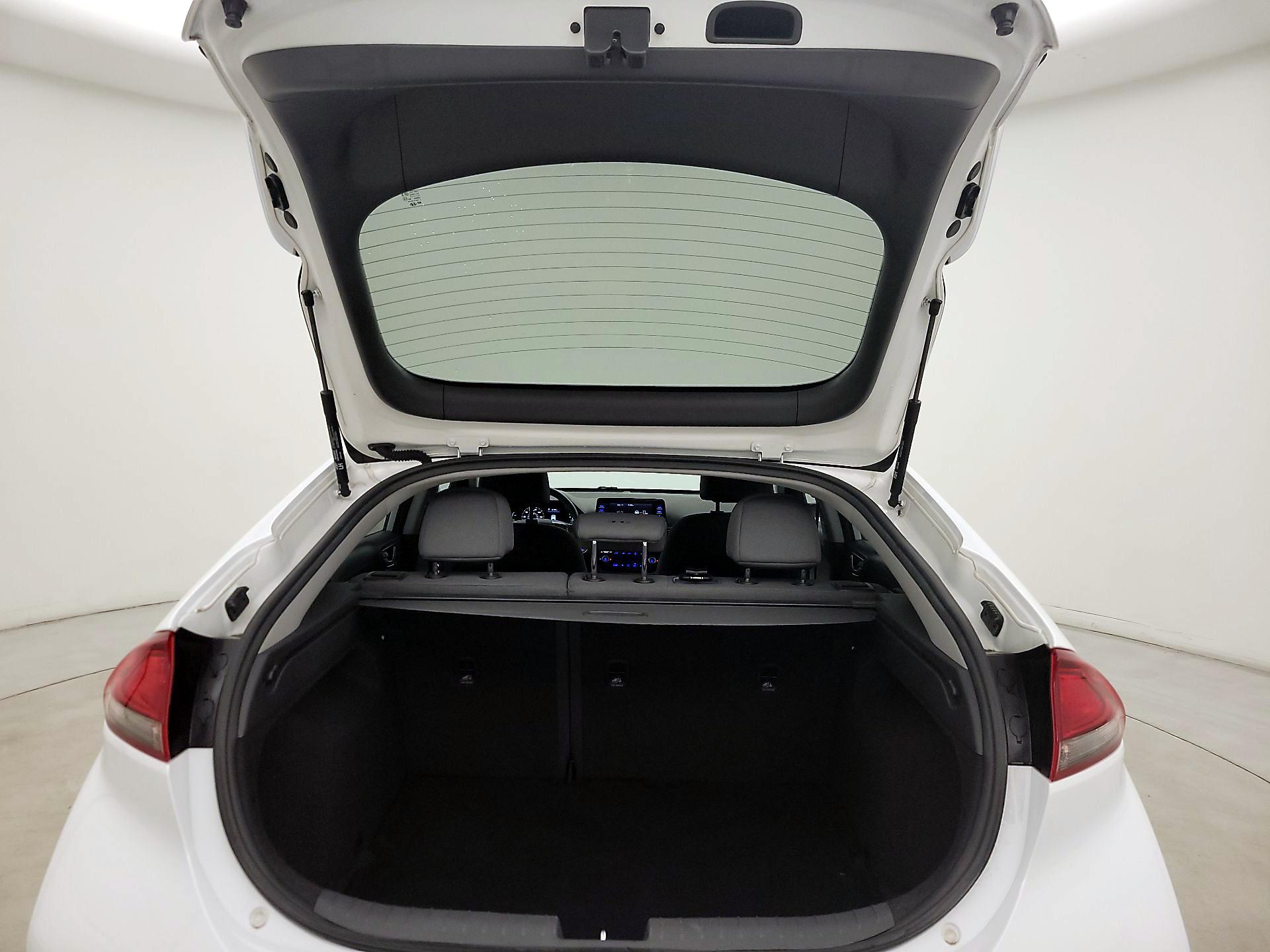 Thumbnail: 2020 Hyundai Ioniq - 20