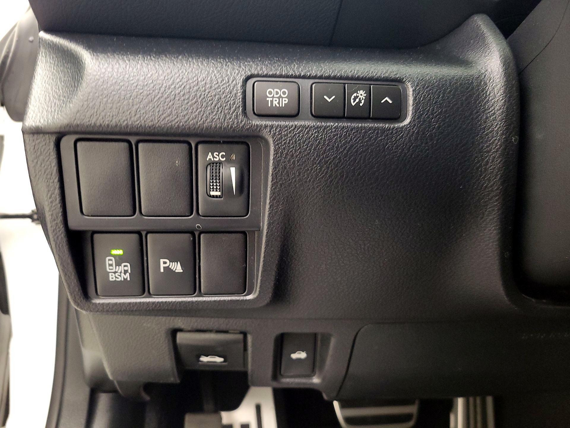 Thumbnail: 2016 Lexus RC - 13