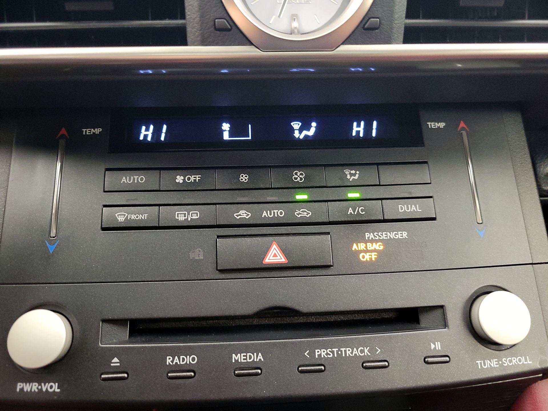 Thumbnail: 2016 Lexus RC - 17