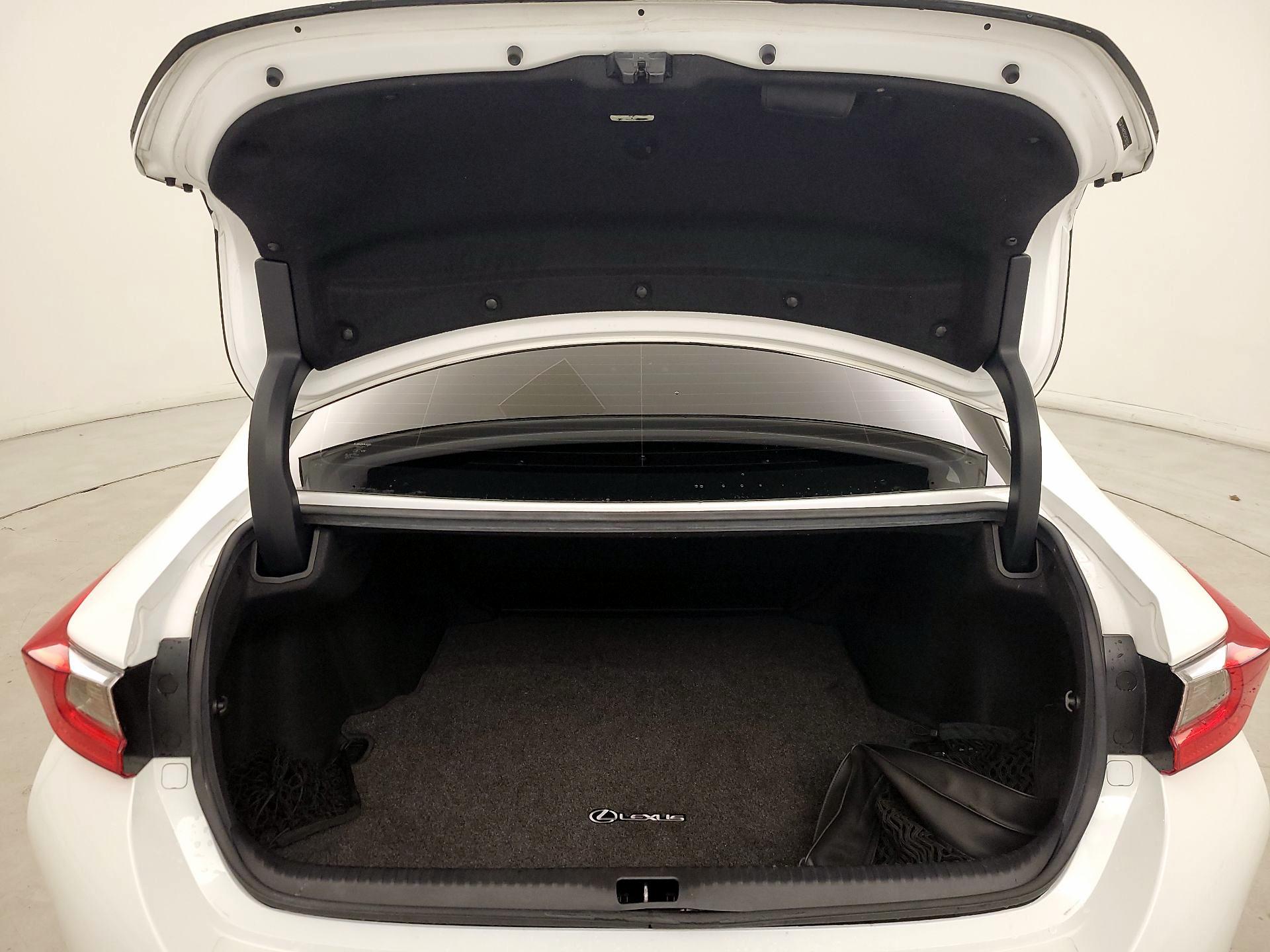 Thumbnail: 2016 Lexus RC - 20