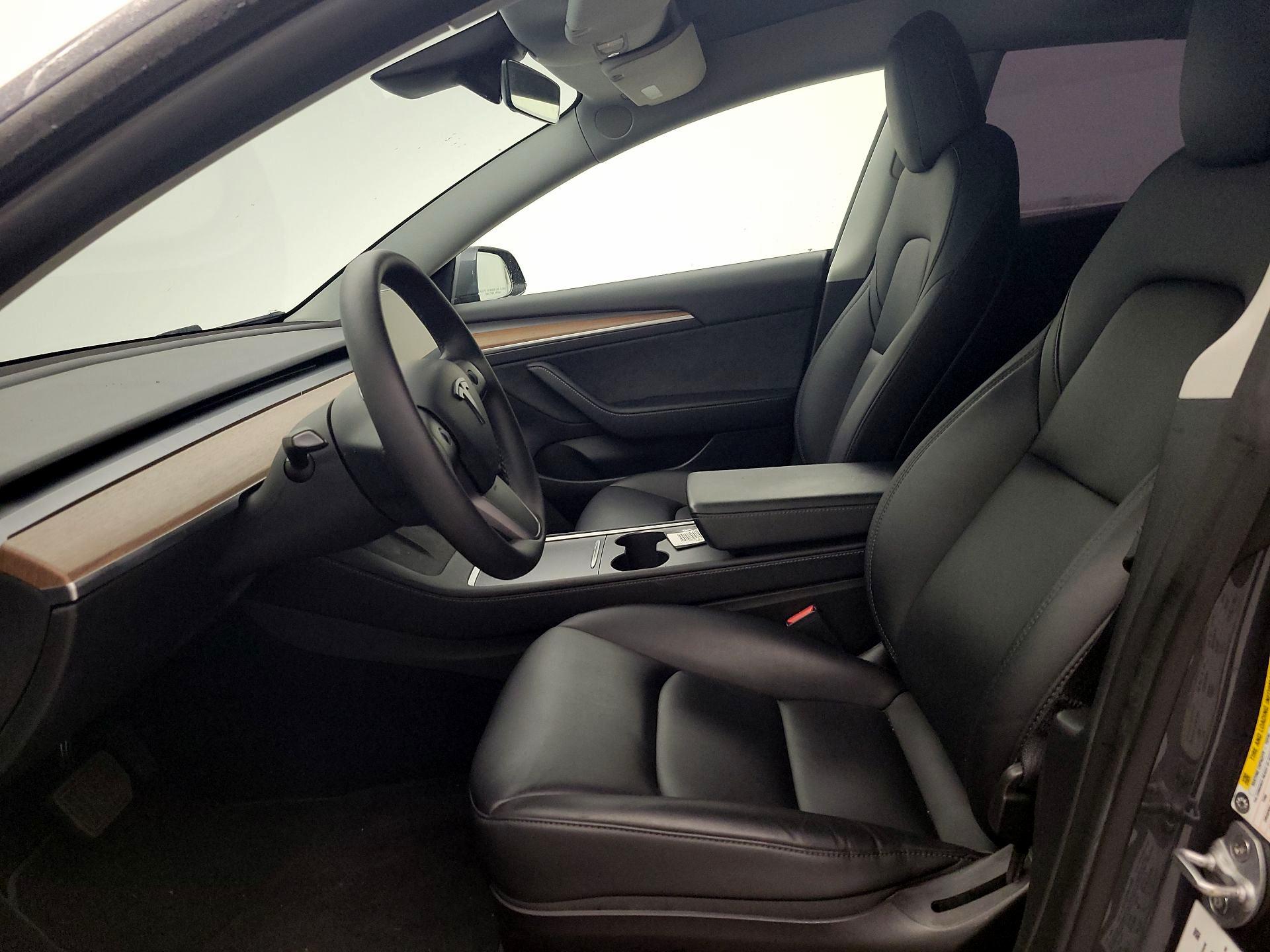 Thumbnail: 2022 Tesla Model 3 - 11