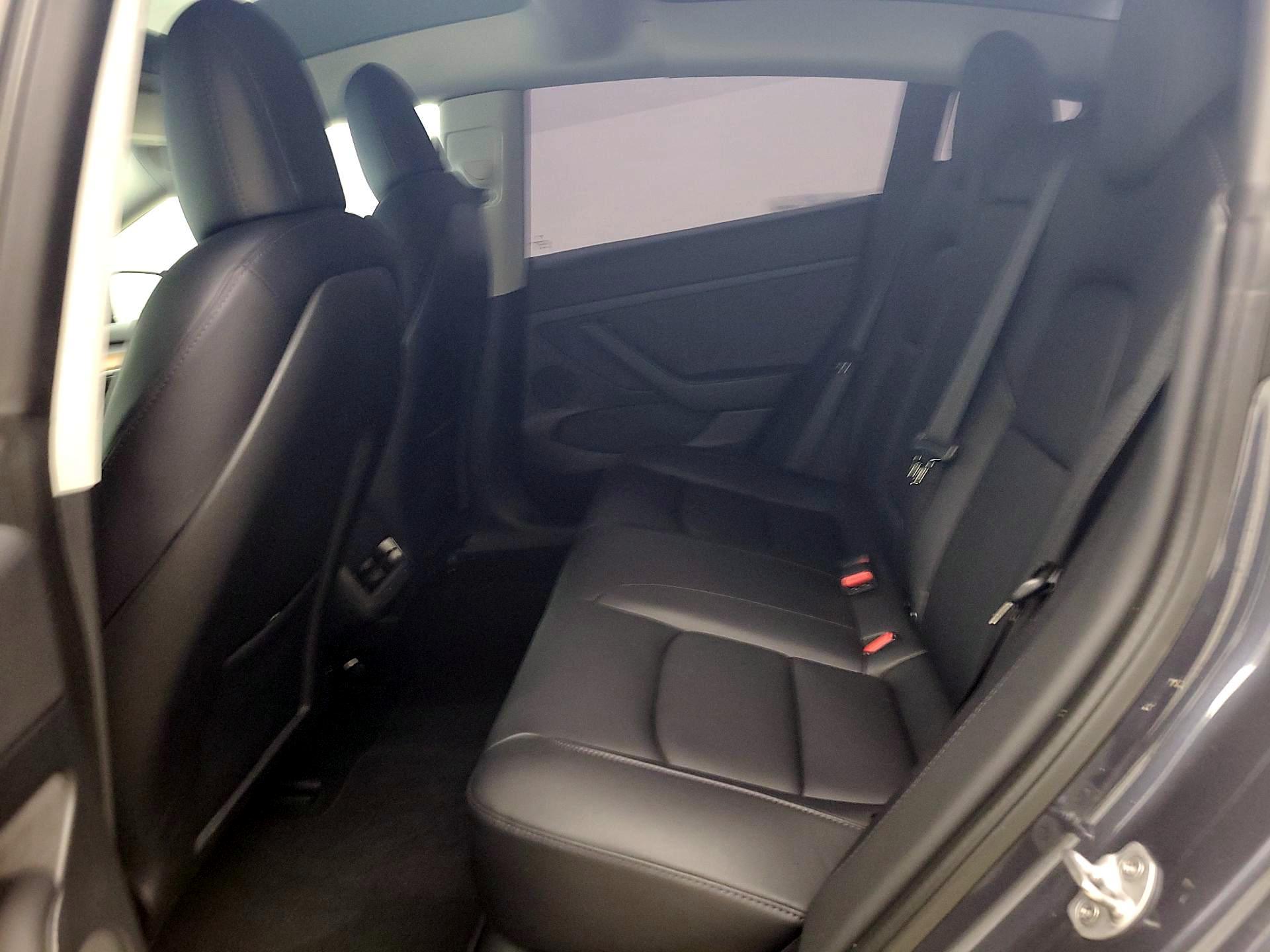 Thumbnail: 2022 Tesla Model 3 - 18