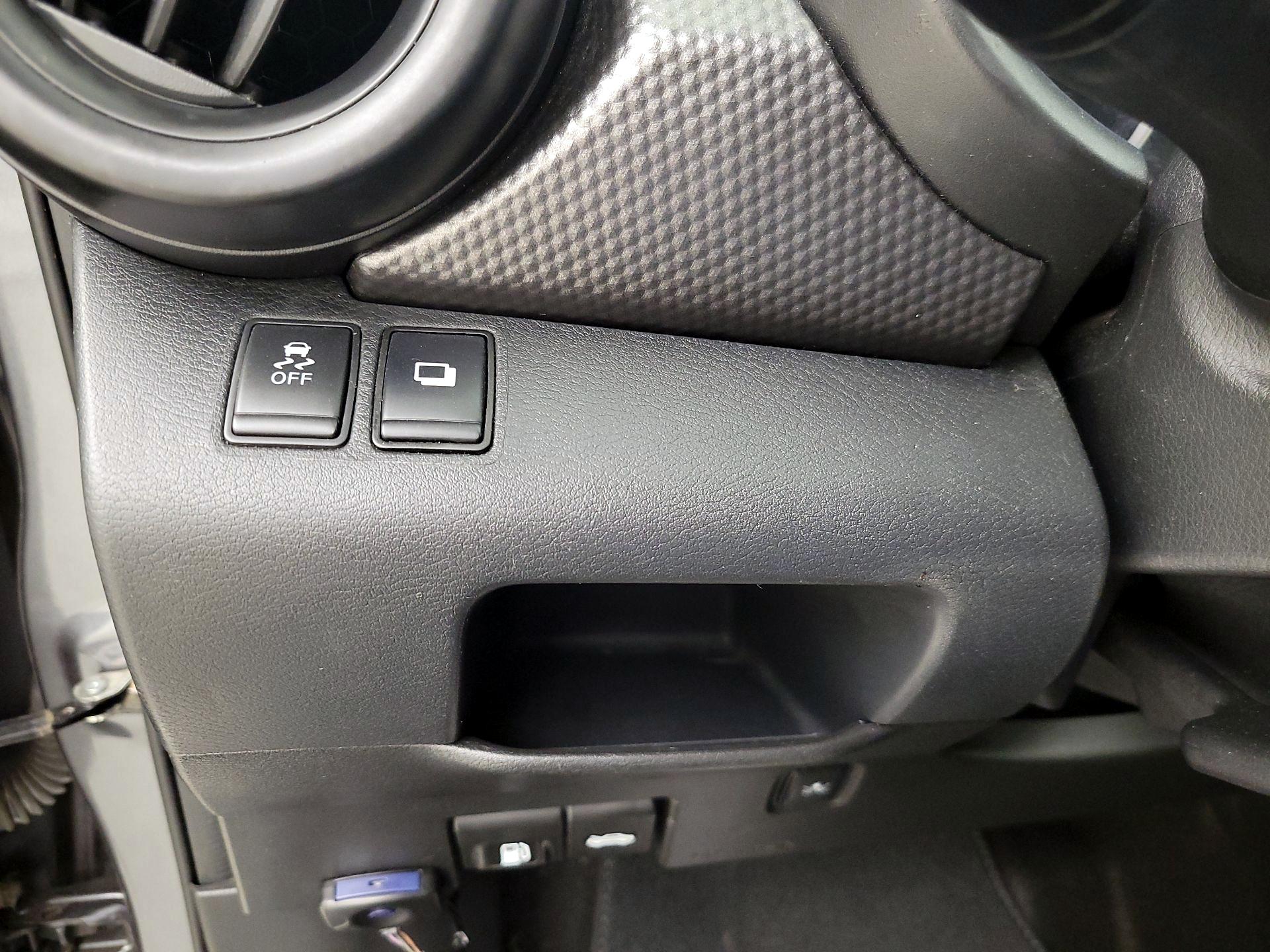 Thumbnail: 2019 Nissan Kicks - 13