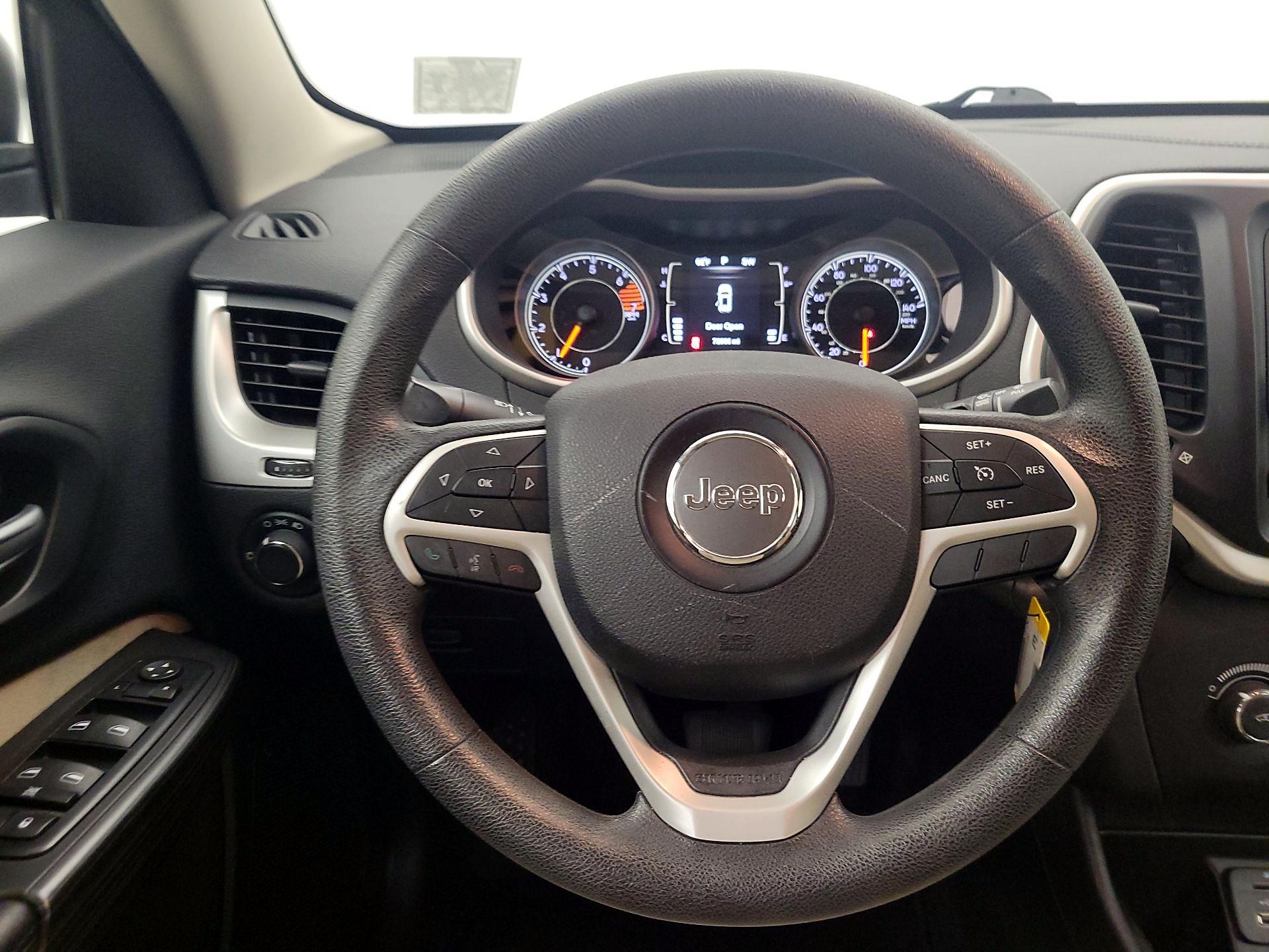 Thumbnail: 2016 Jeep Cherokee - 10