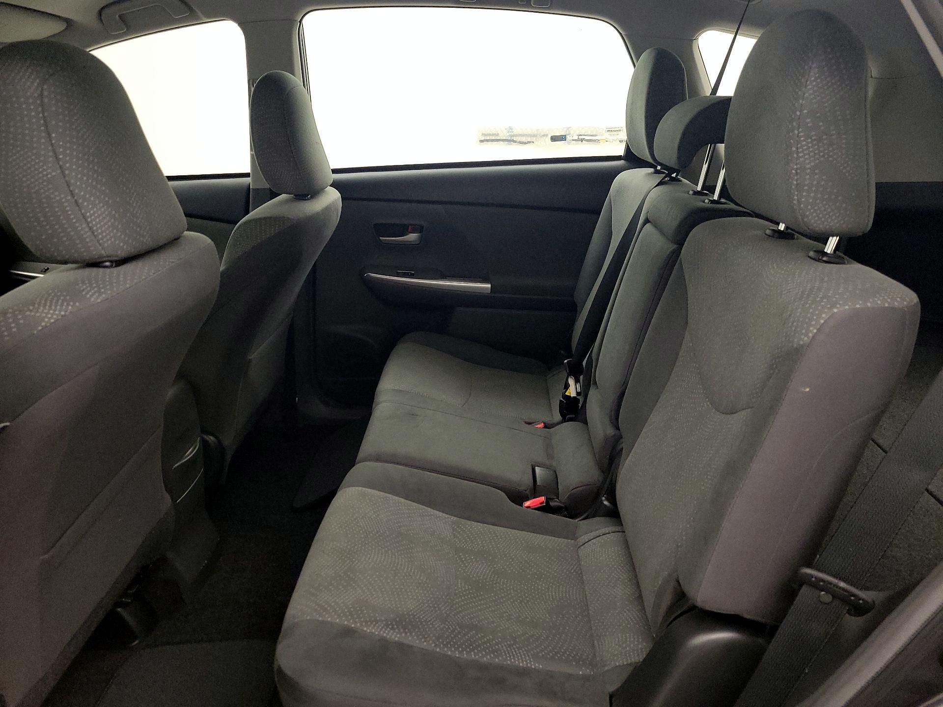 Thumbnail: 2014 Toyota Prius v - 18