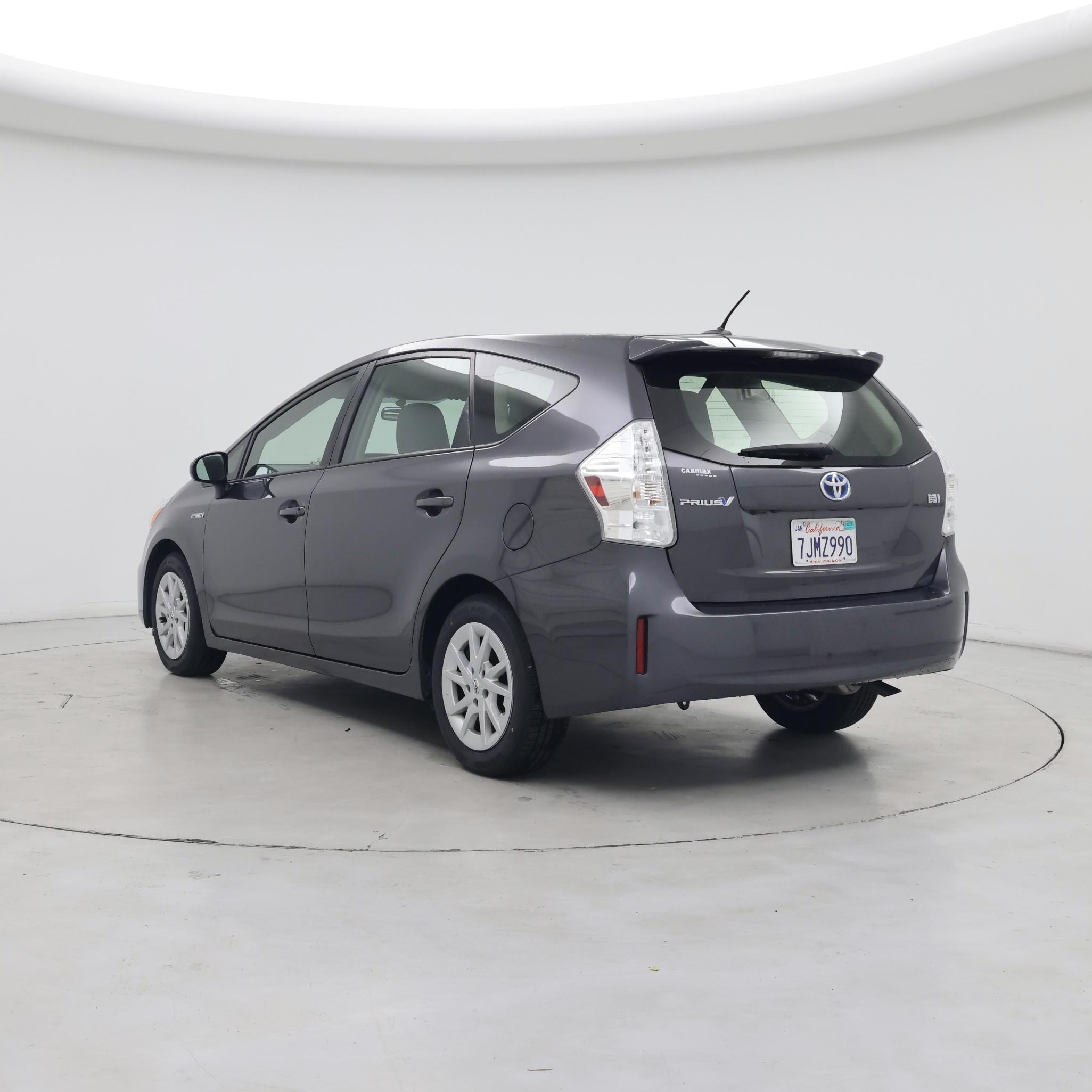 Thumbnail: 2014 Toyota Prius v - 2
