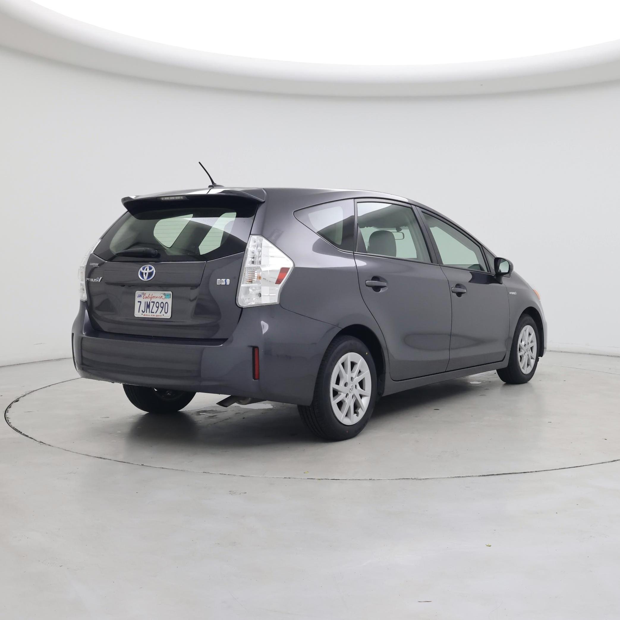 Thumbnail: 2014 Toyota Prius v - 8