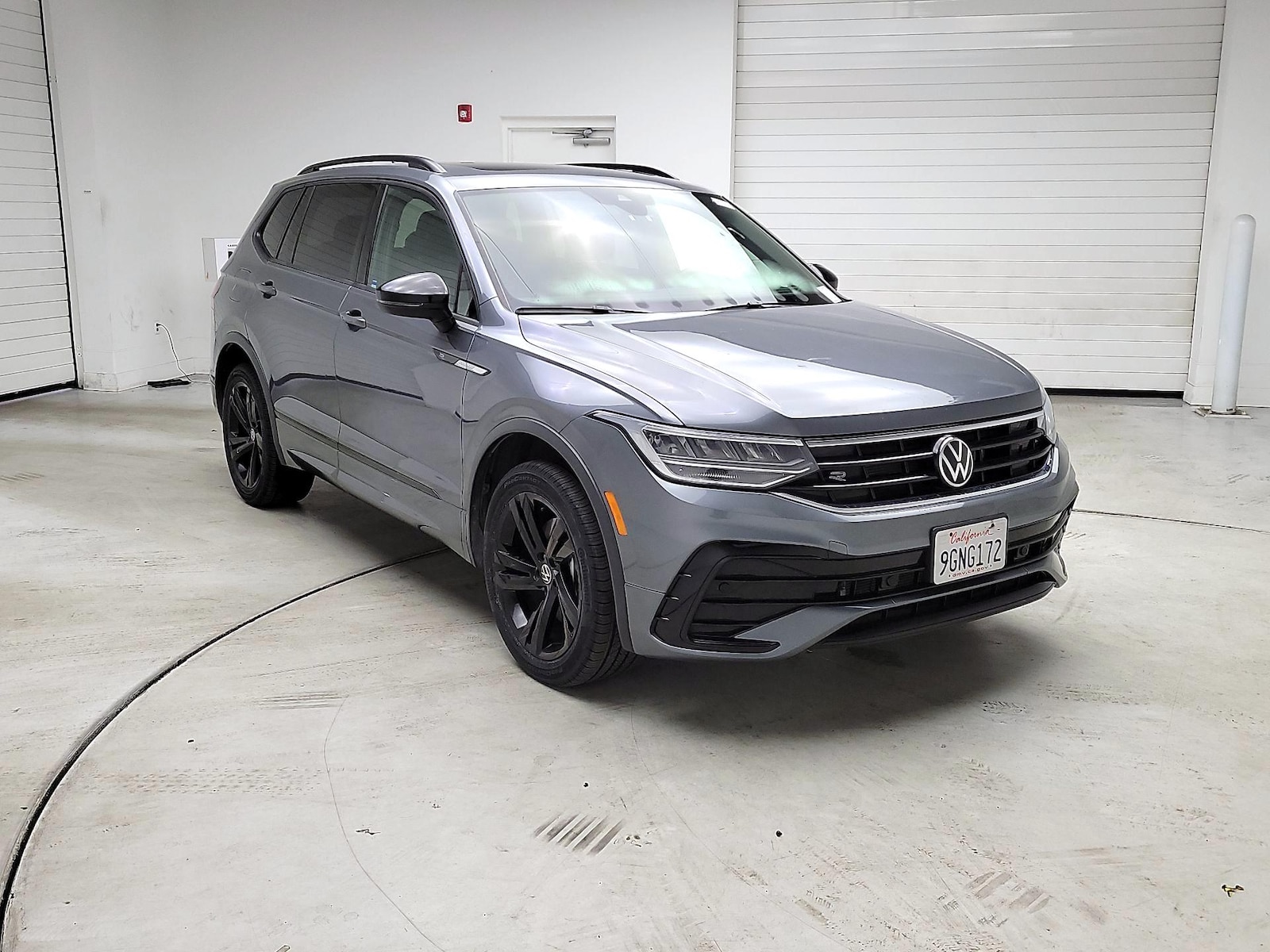 2023 Volkswagen Tiguan SE R-LINE BLACK