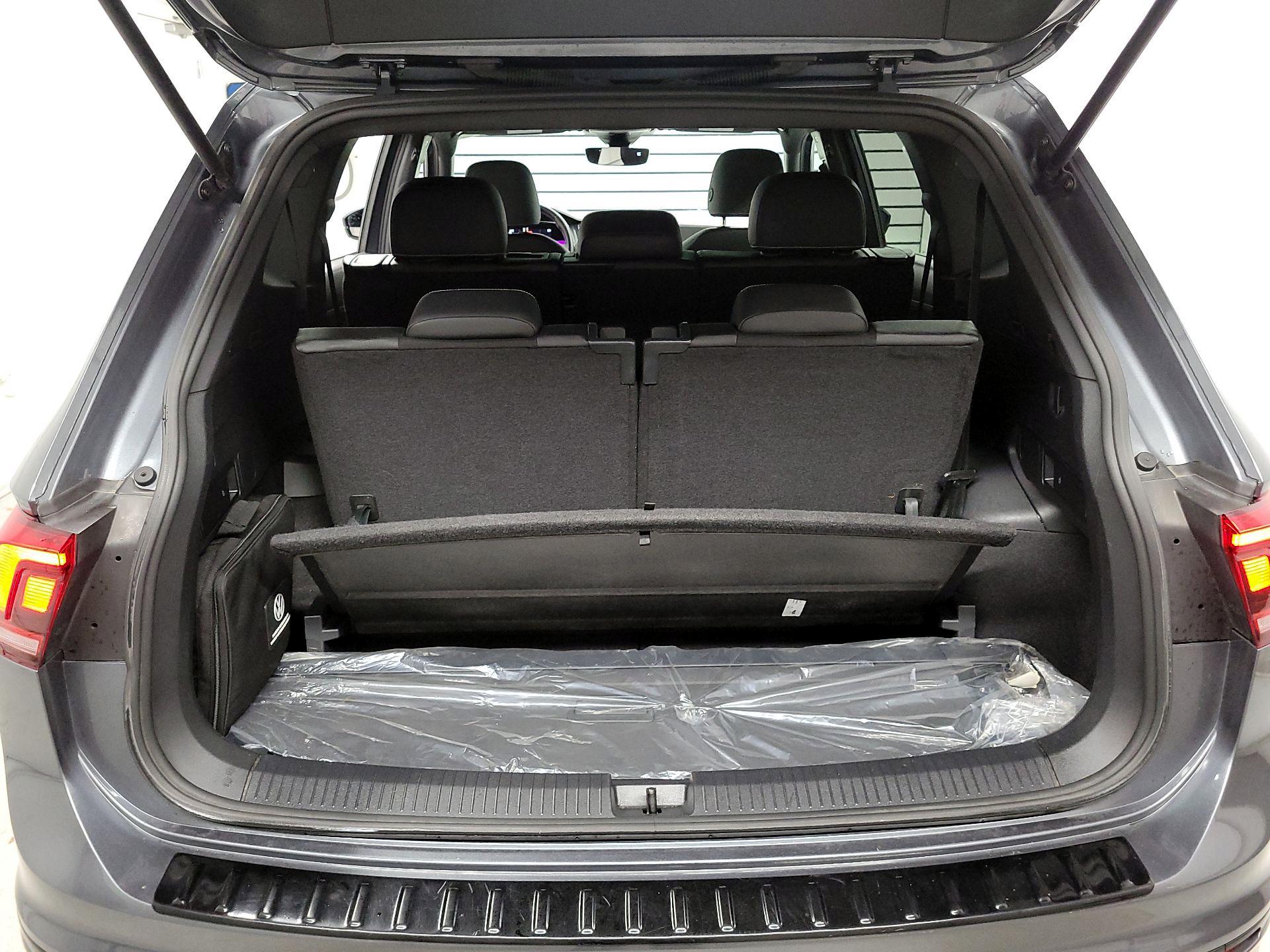 Thumbnail: 2023 Volkswagen Tiguan - 15