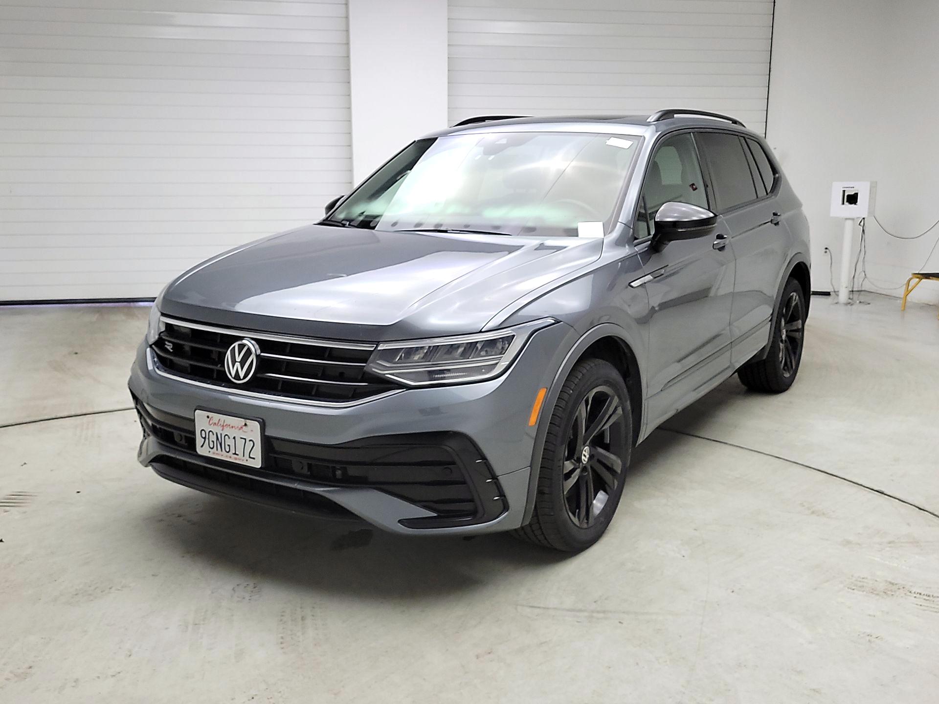 Thumbnail: 2023 Volkswagen Tiguan - 3