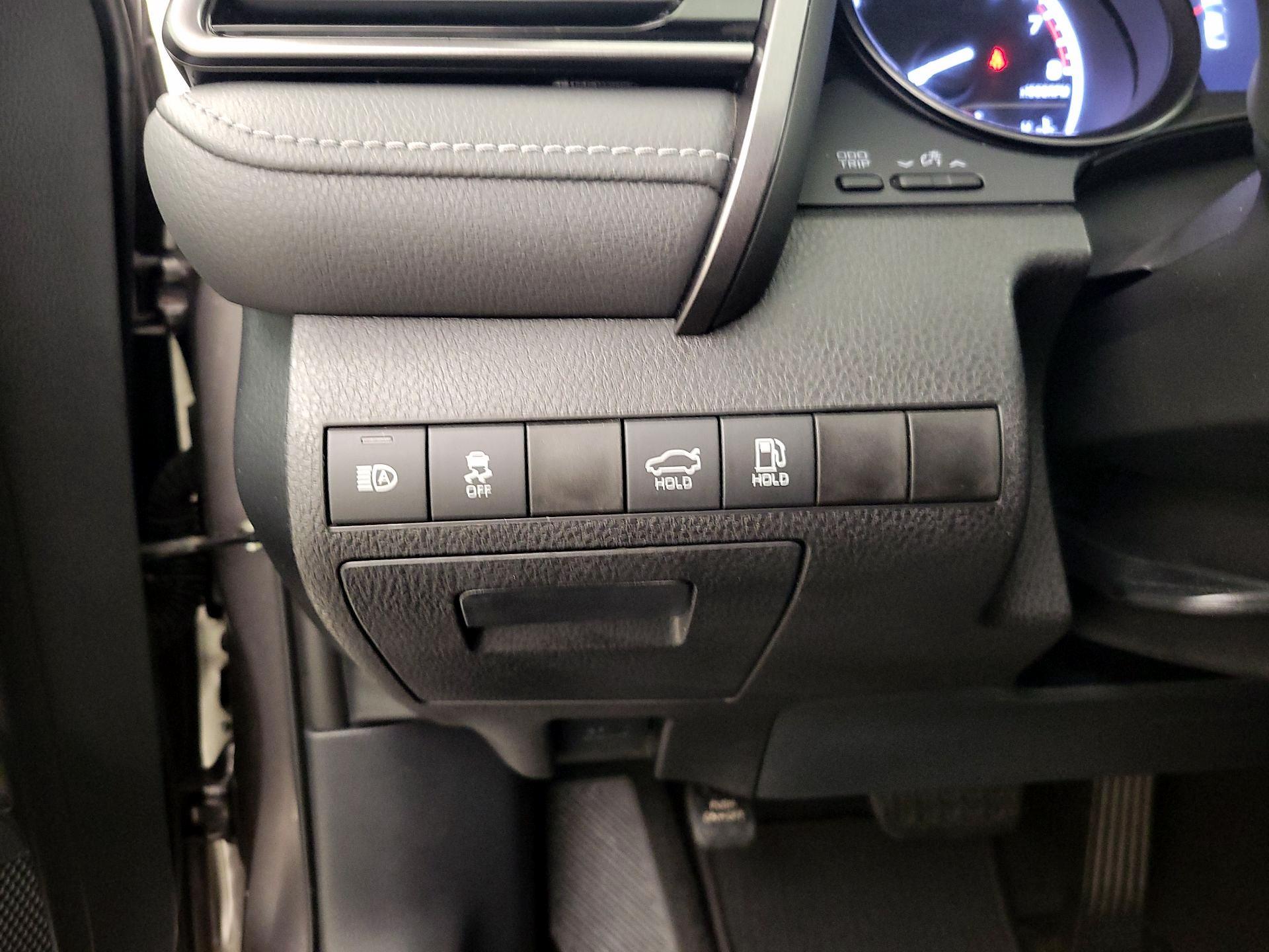 Thumbnail: 2021 Toyota Camry - 13