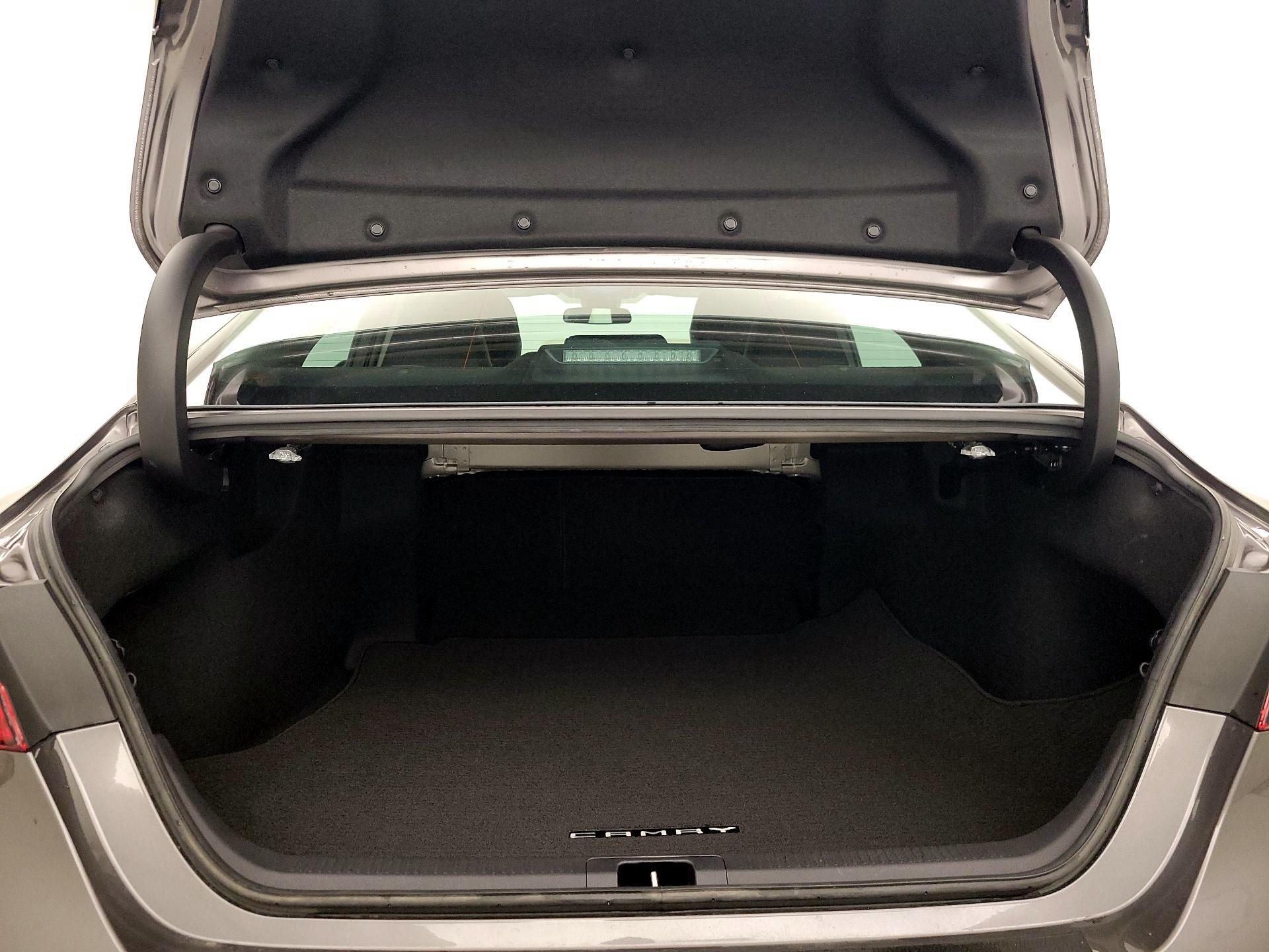 Thumbnail: 2021 Toyota Camry - 20