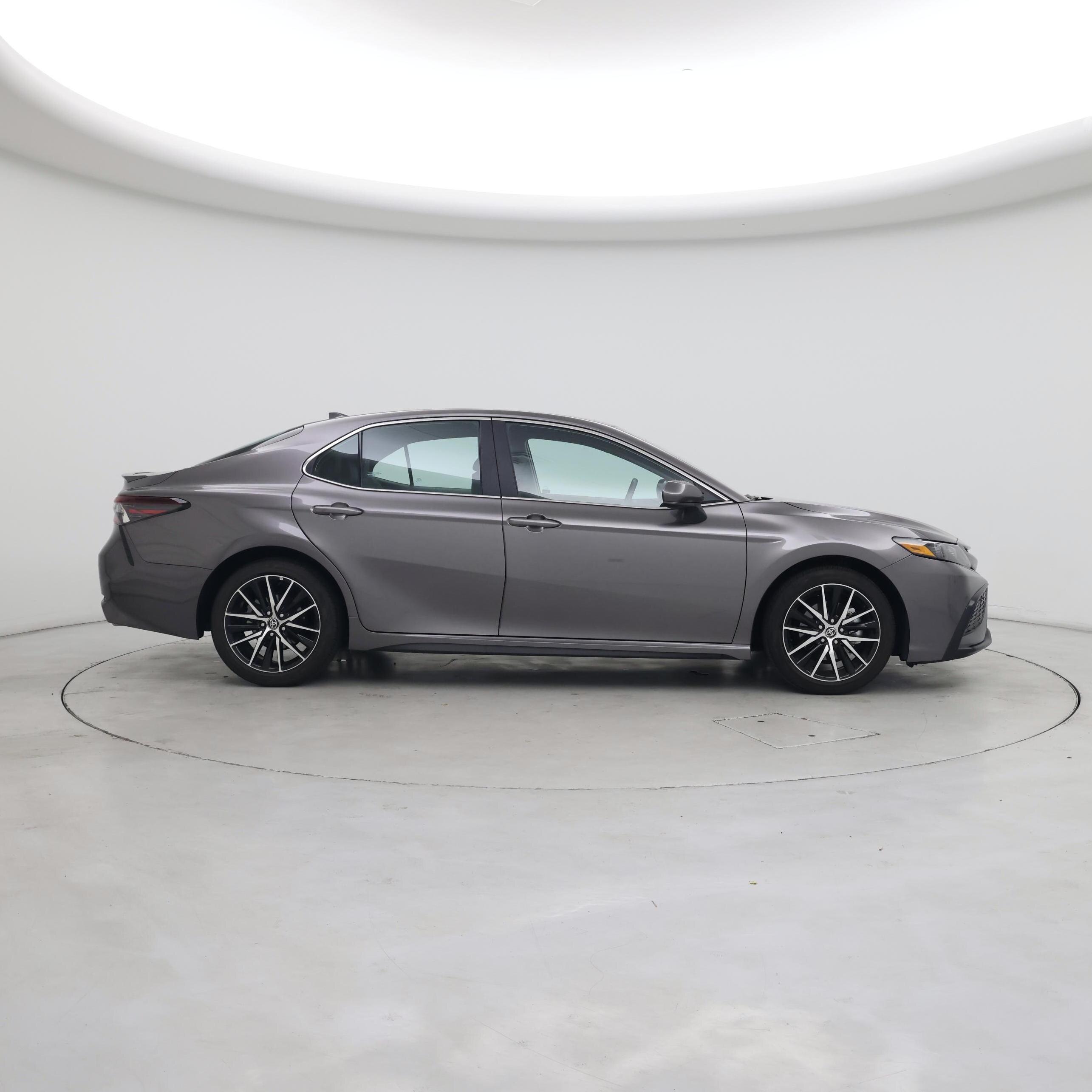 Thumbnail: 2021 Toyota Camry - 7