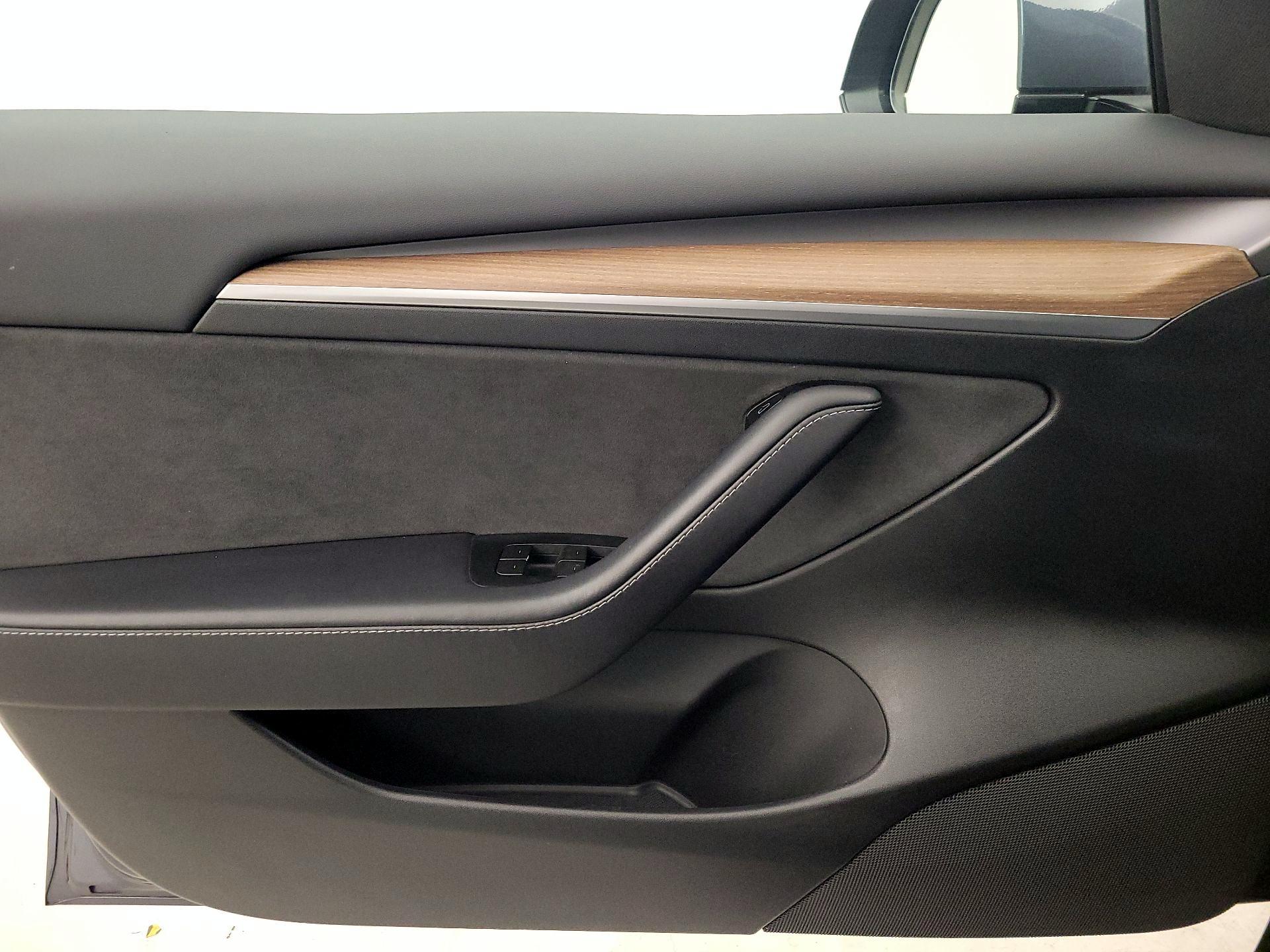 Thumbnail: 2023 Tesla Model 3 - 12