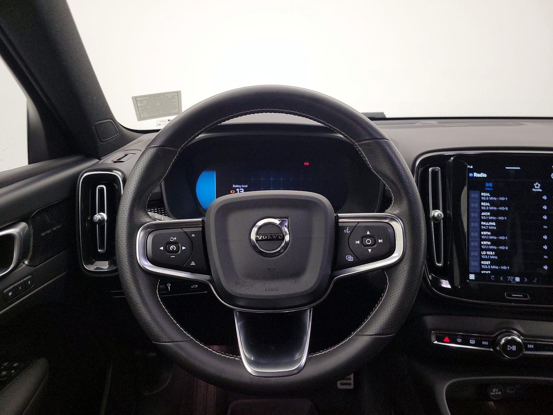 Thumbnail: 2021 Volvo XC40 - 10