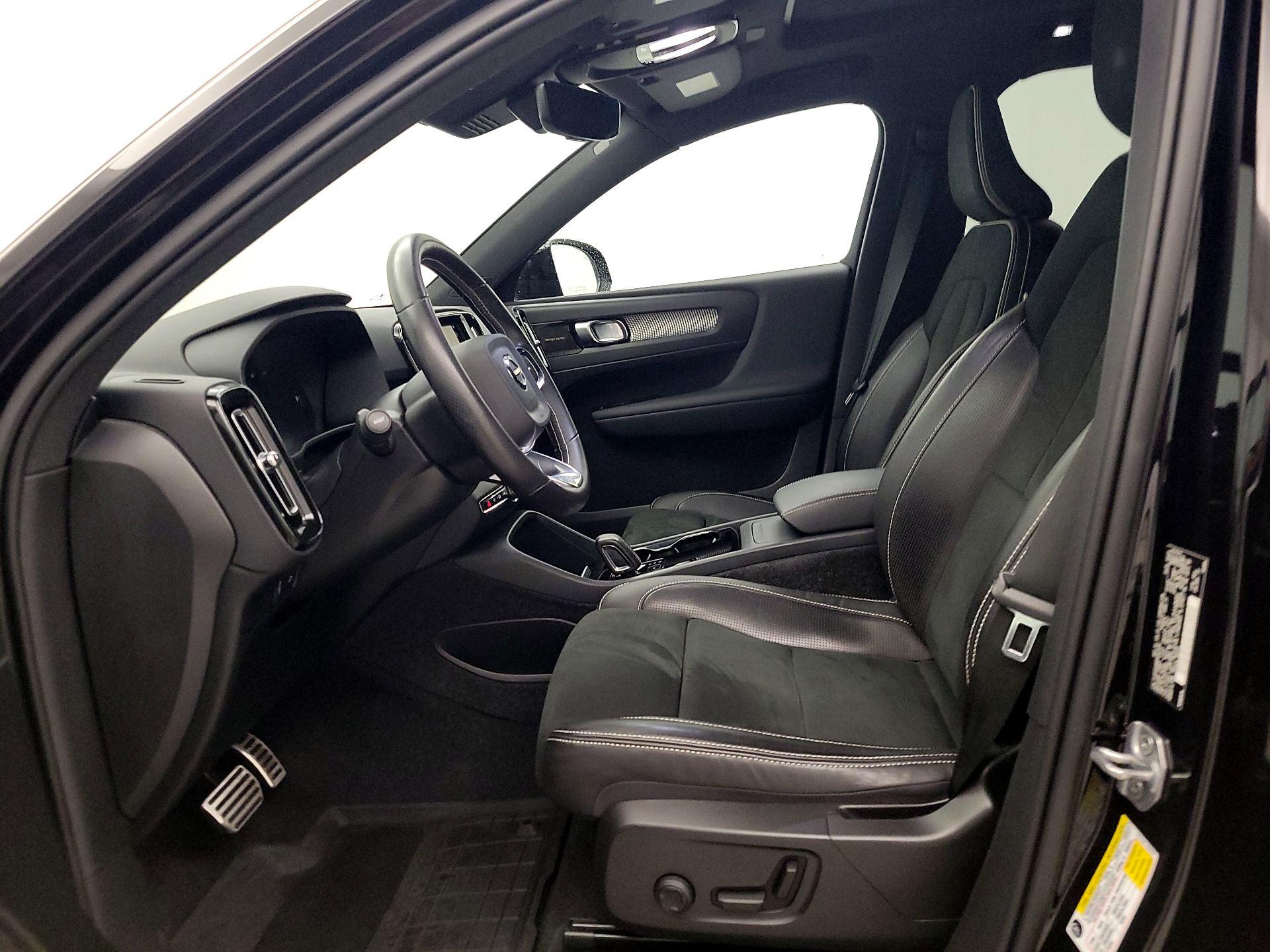 Thumbnail: 2021 Volvo XC40 - 11