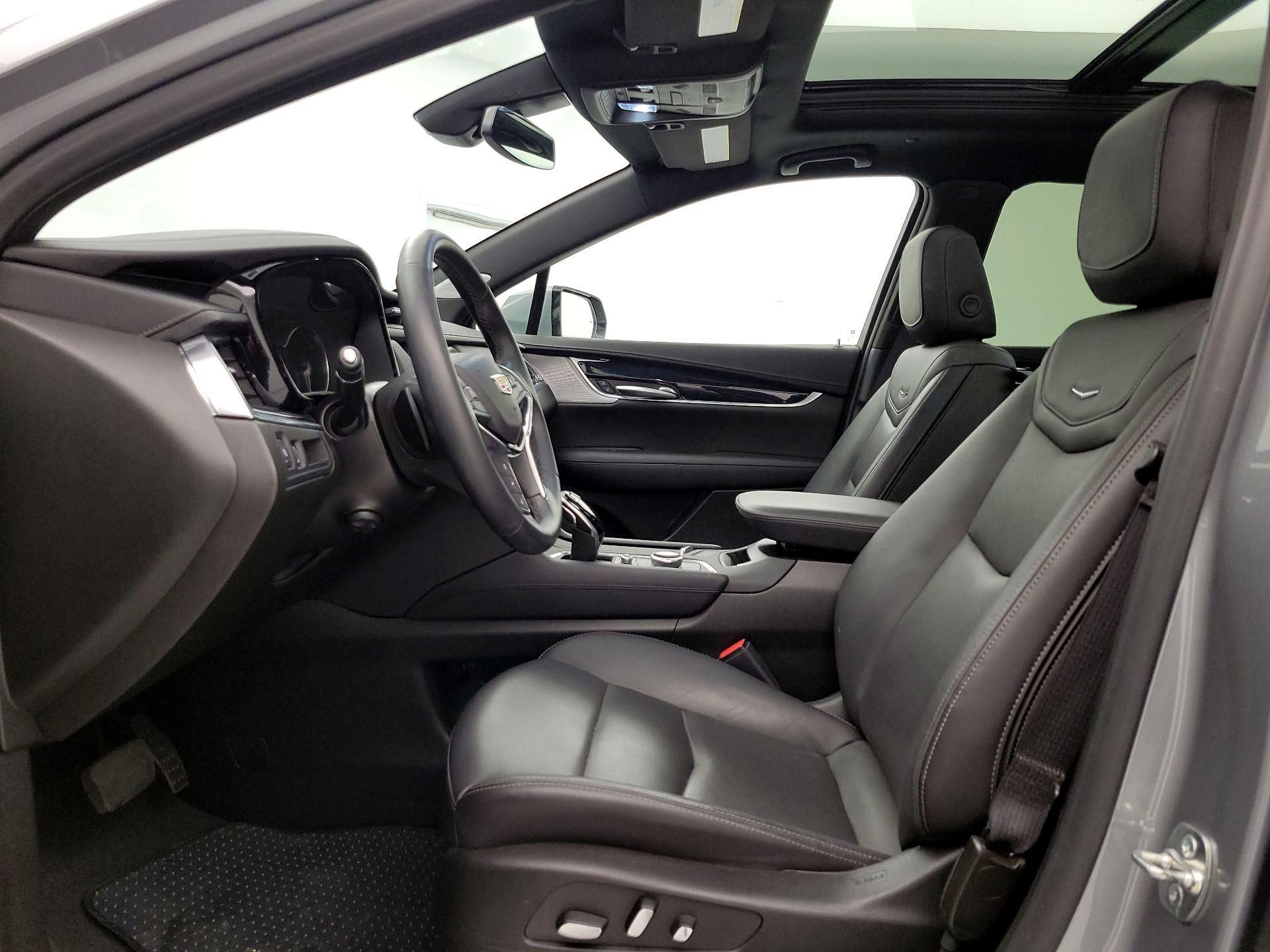 Thumbnail: 2025 Cadillac XT5 - 11