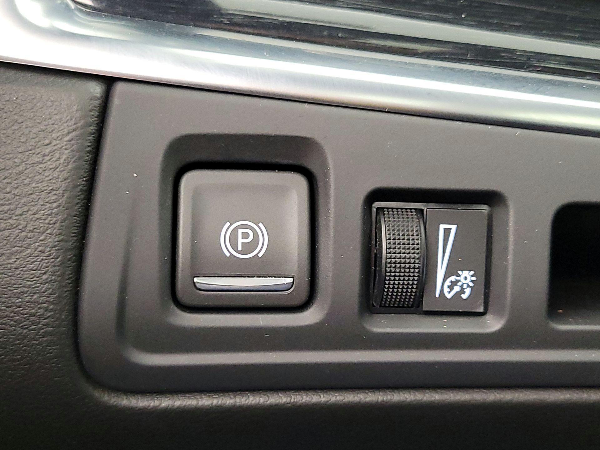 Thumbnail: 2025 Cadillac XT5 - 13