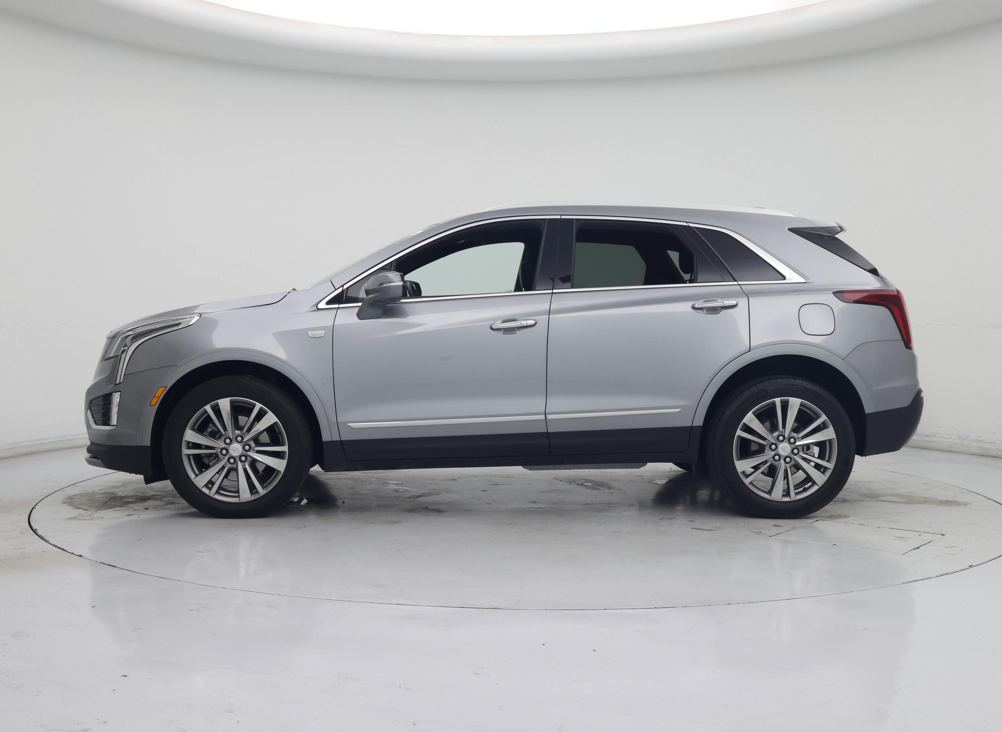 Thumbnail: 2025 Cadillac XT5 - 3