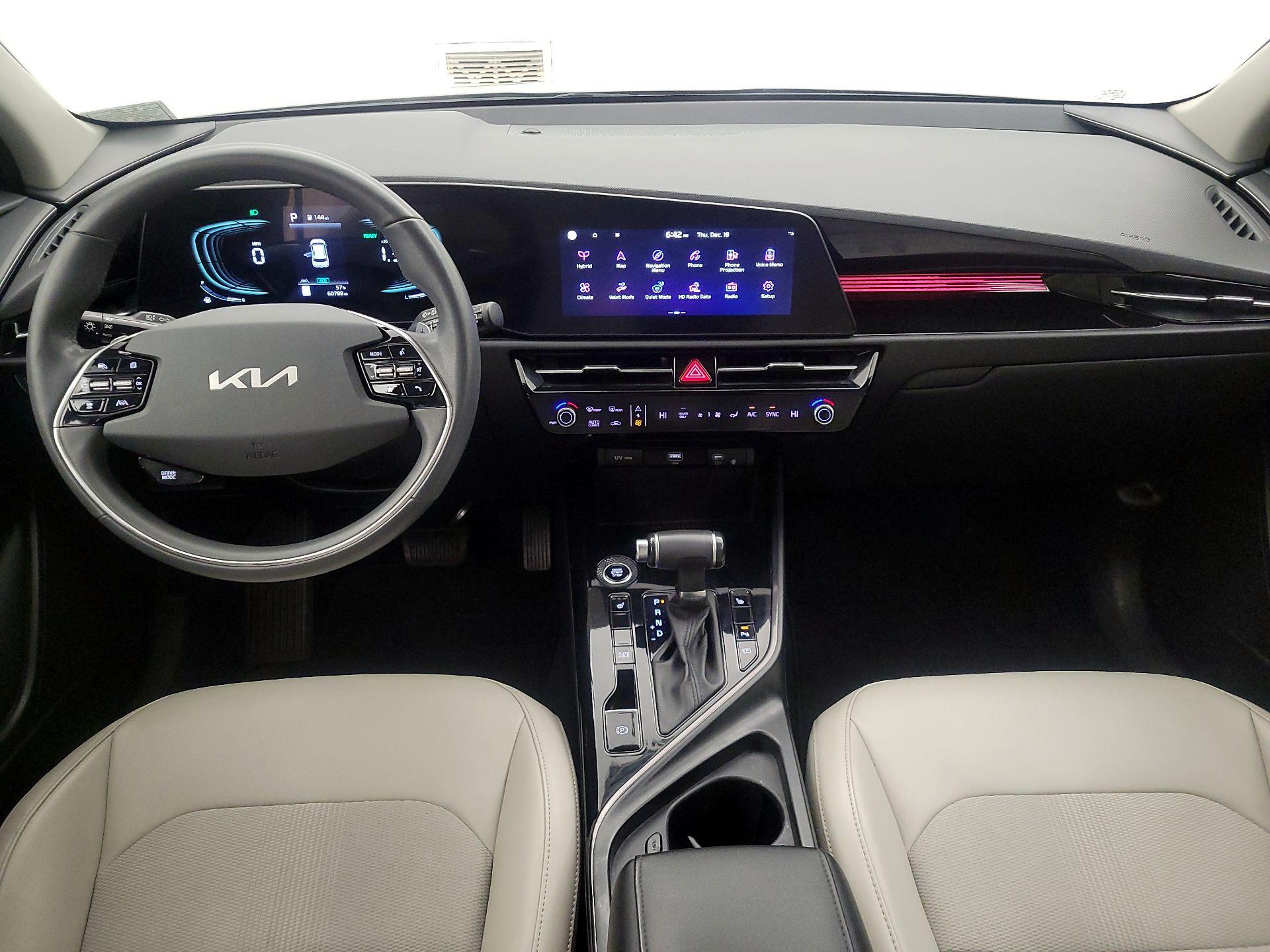 Thumbnail: 2023 Kia Niro - 9