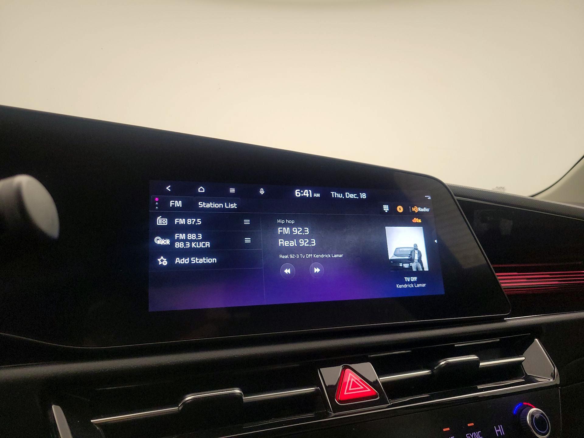 Thumbnail: 2023 Kia Niro - 16