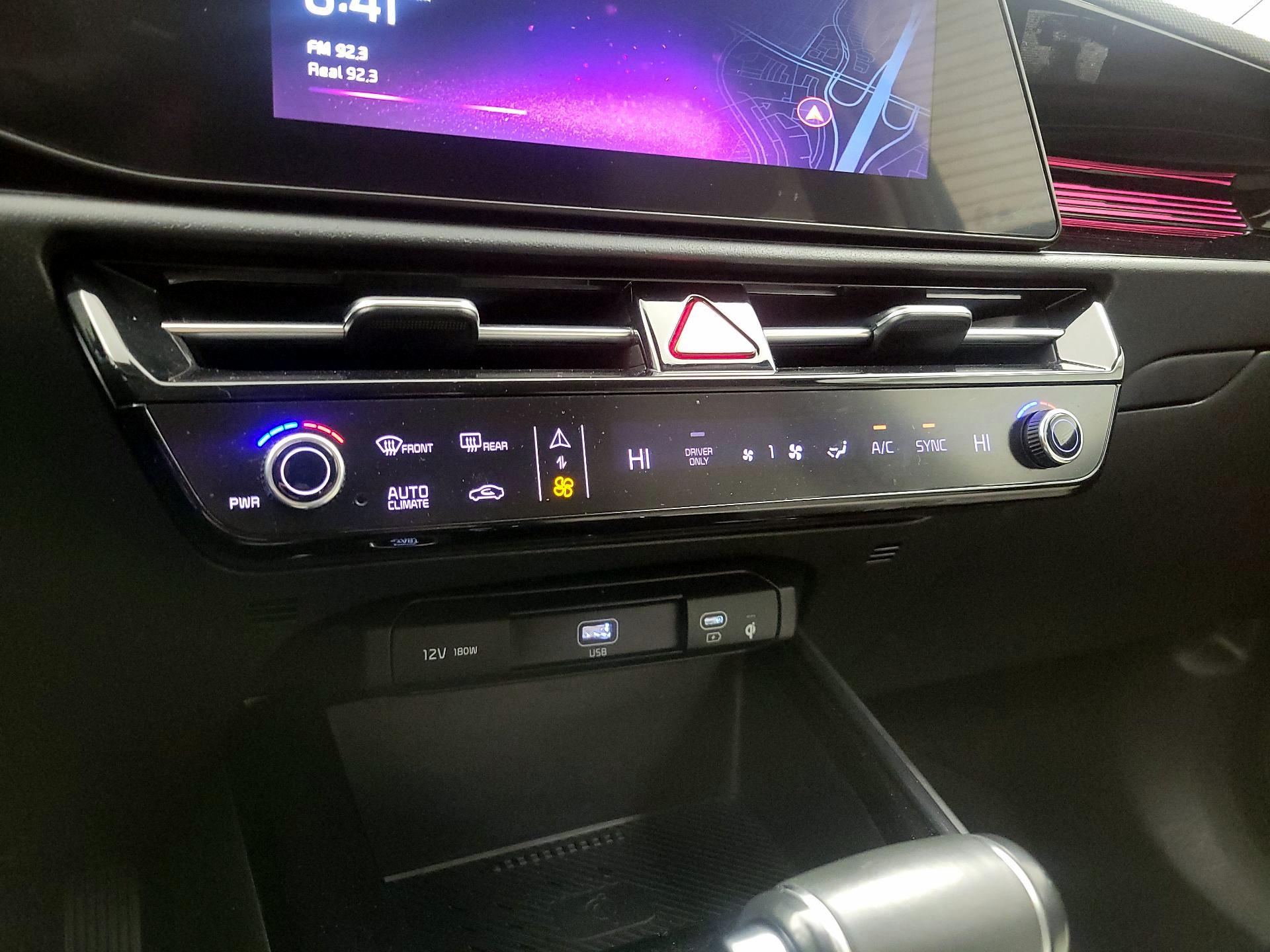 Thumbnail: 2023 Kia Niro - 17