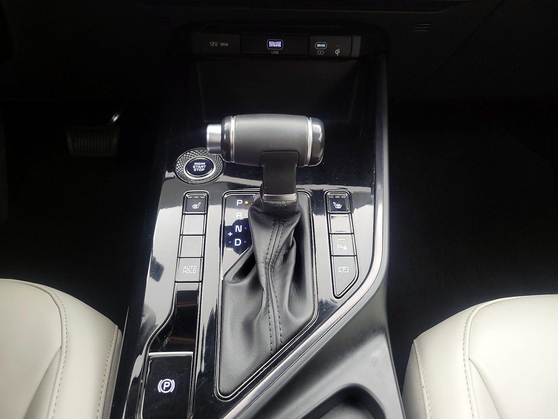 Thumbnail: 2023 Kia Niro - 18