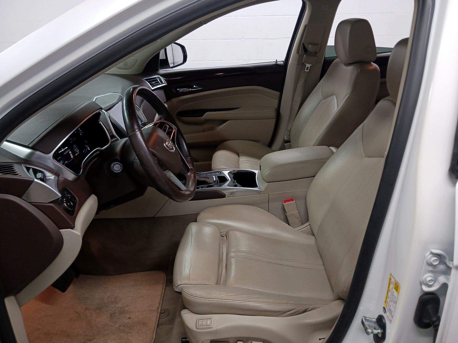 Thumbnail: 2015 Cadillac SRX - 9