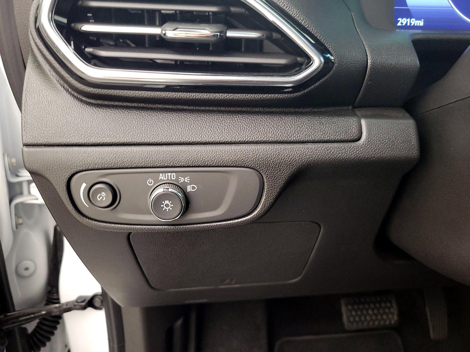 Thumbnail: 2022 Chevrolet Bolt EV - 13