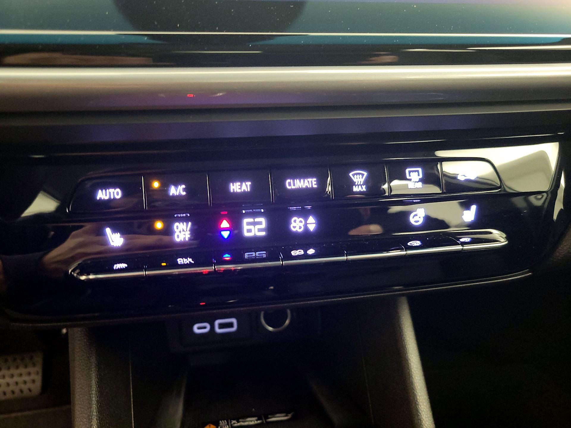 Thumbnail: 2022 Chevrolet Bolt EV - 16