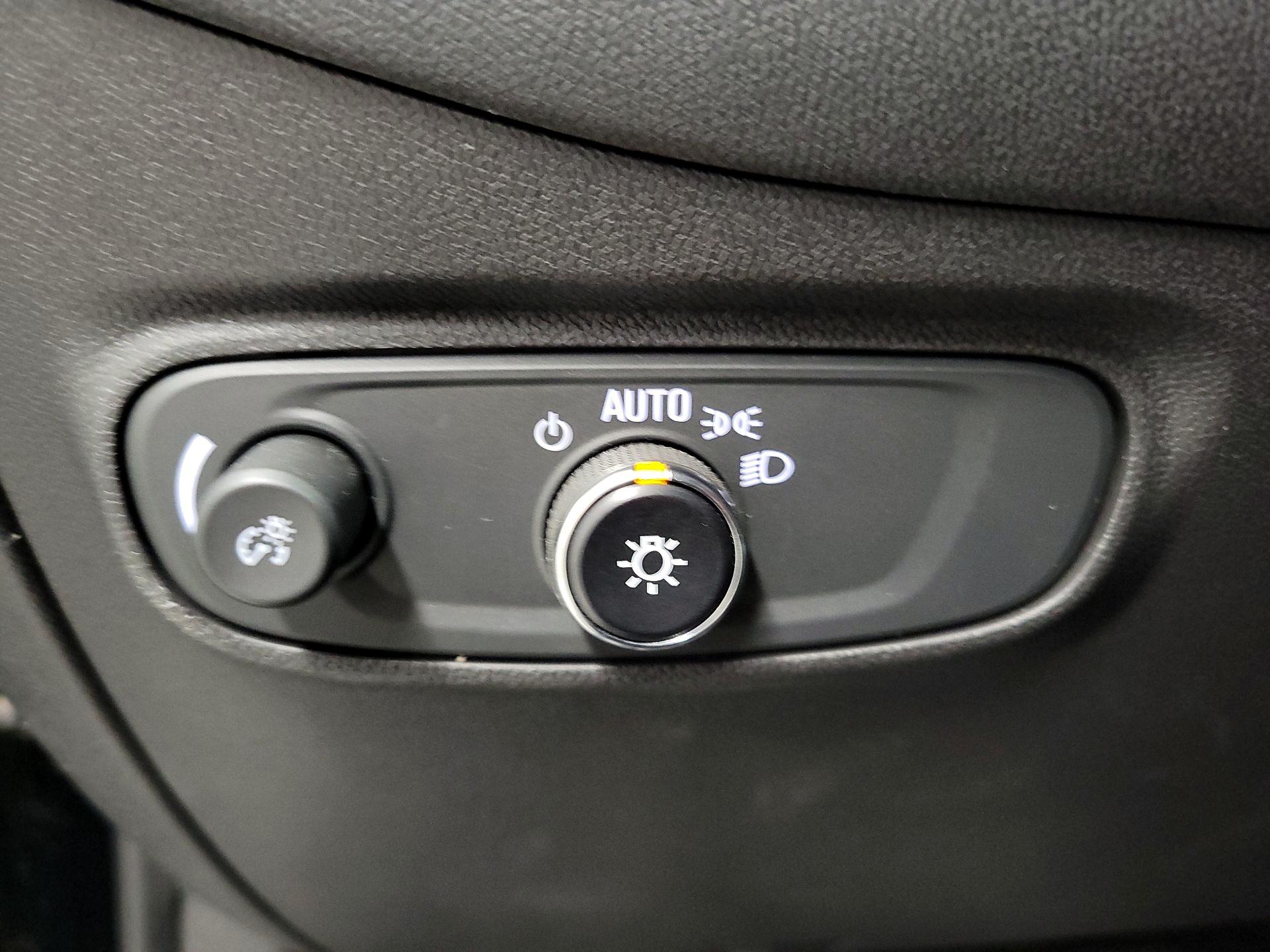 Thumbnail: 2022 Chevrolet Equinox - 13