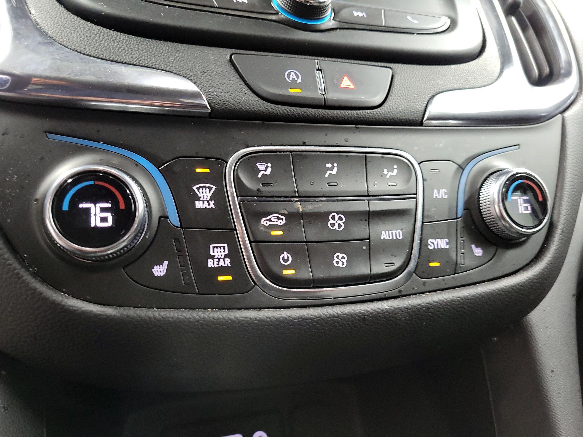 Thumbnail: 2022 Chevrolet Equinox - 16