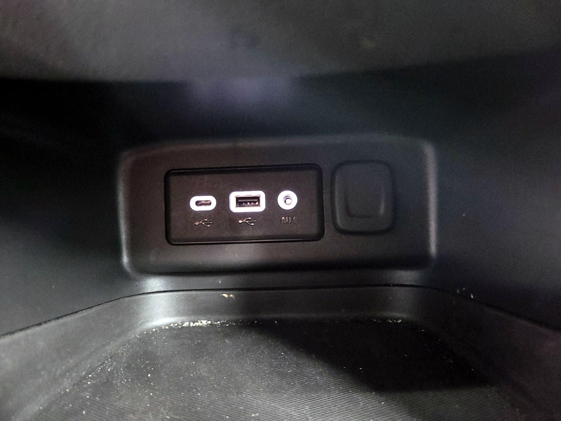 Thumbnail: 2022 Chevrolet Equinox - 18