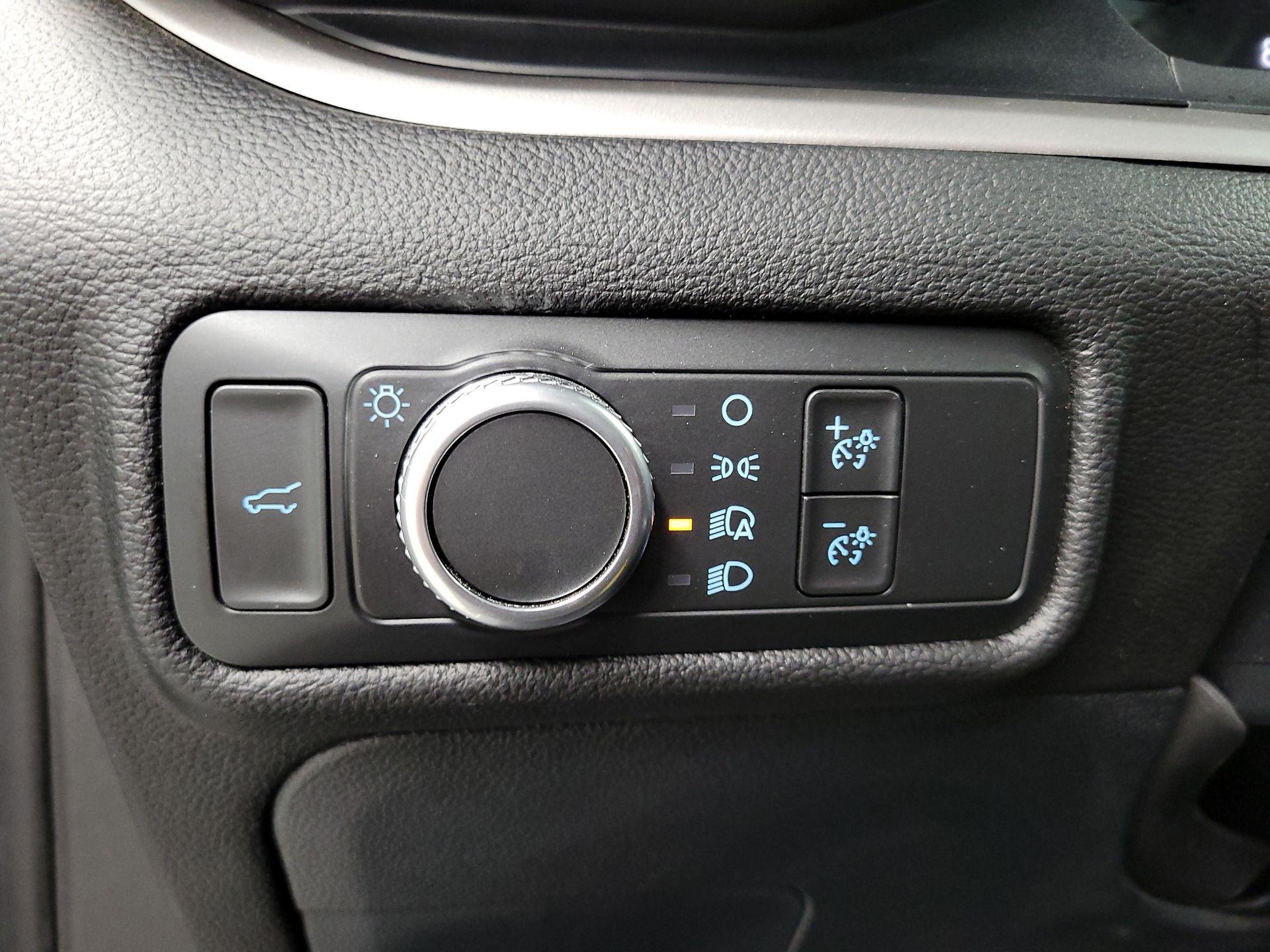 Thumbnail: 2022 Ford Explorer - 13