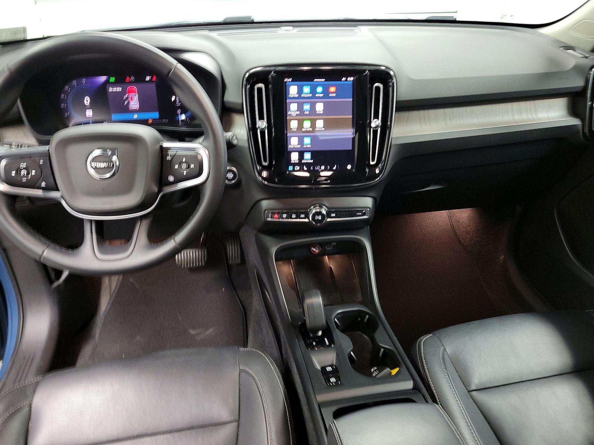 Thumbnail: 2024 Volvo XC40 - 9