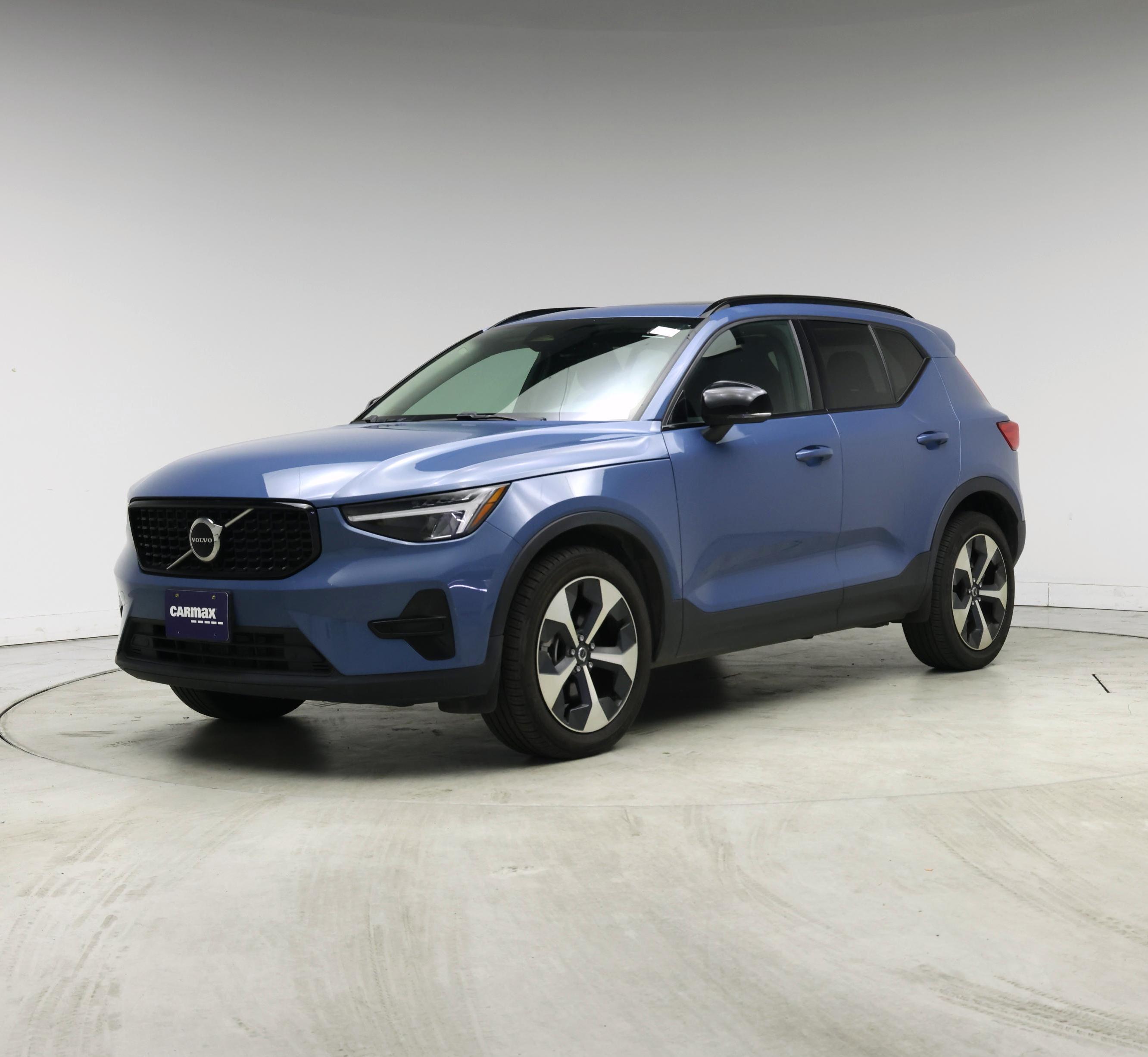 Thumbnail: 2024 Volvo XC40 - 4