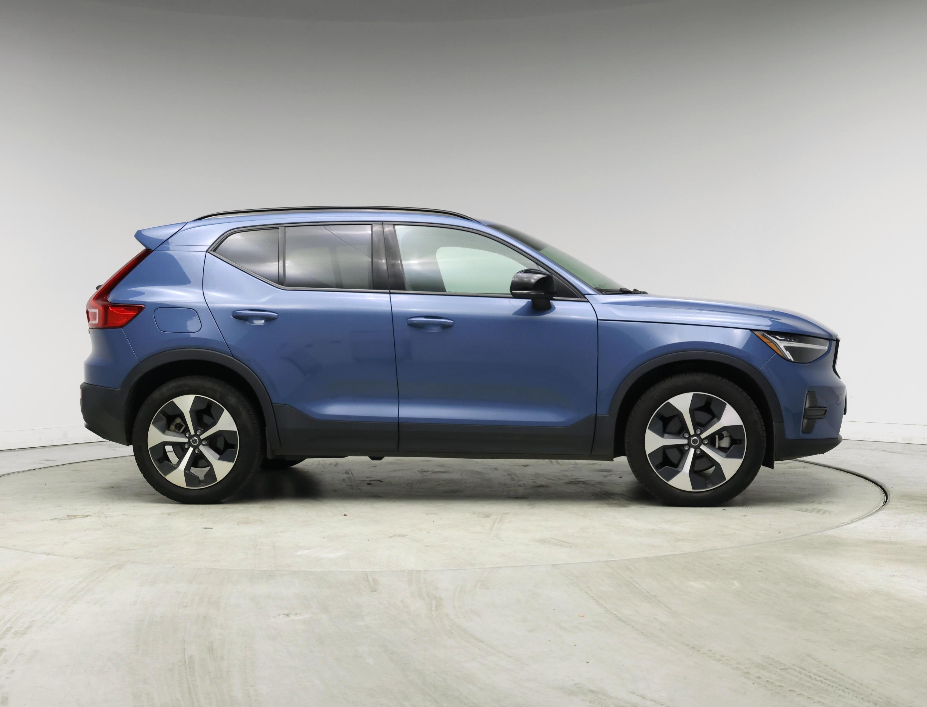 Thumbnail: 2024 Volvo XC40 - 7
