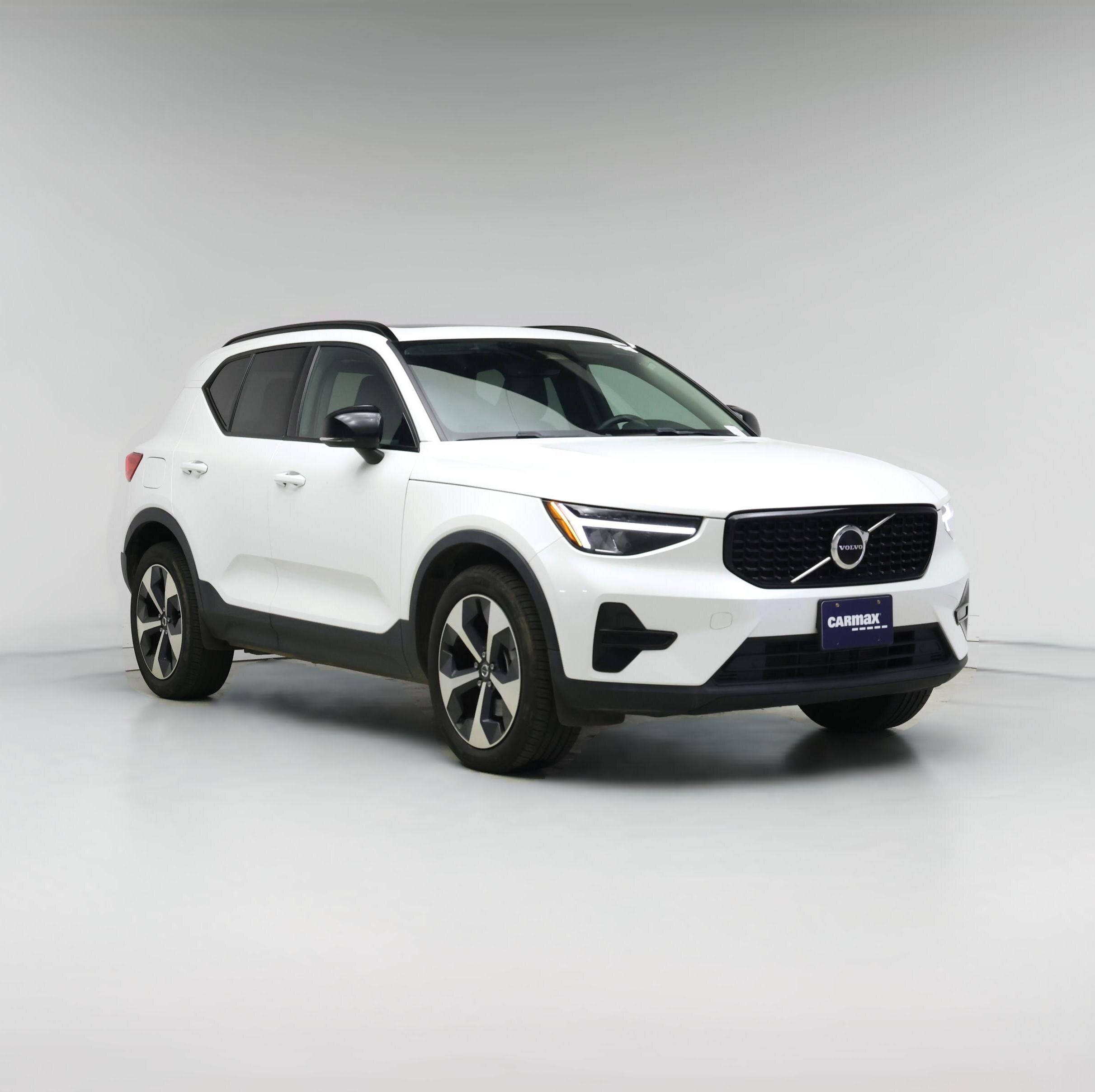 Thumbnail: 2024 Volvo XC40 - 1