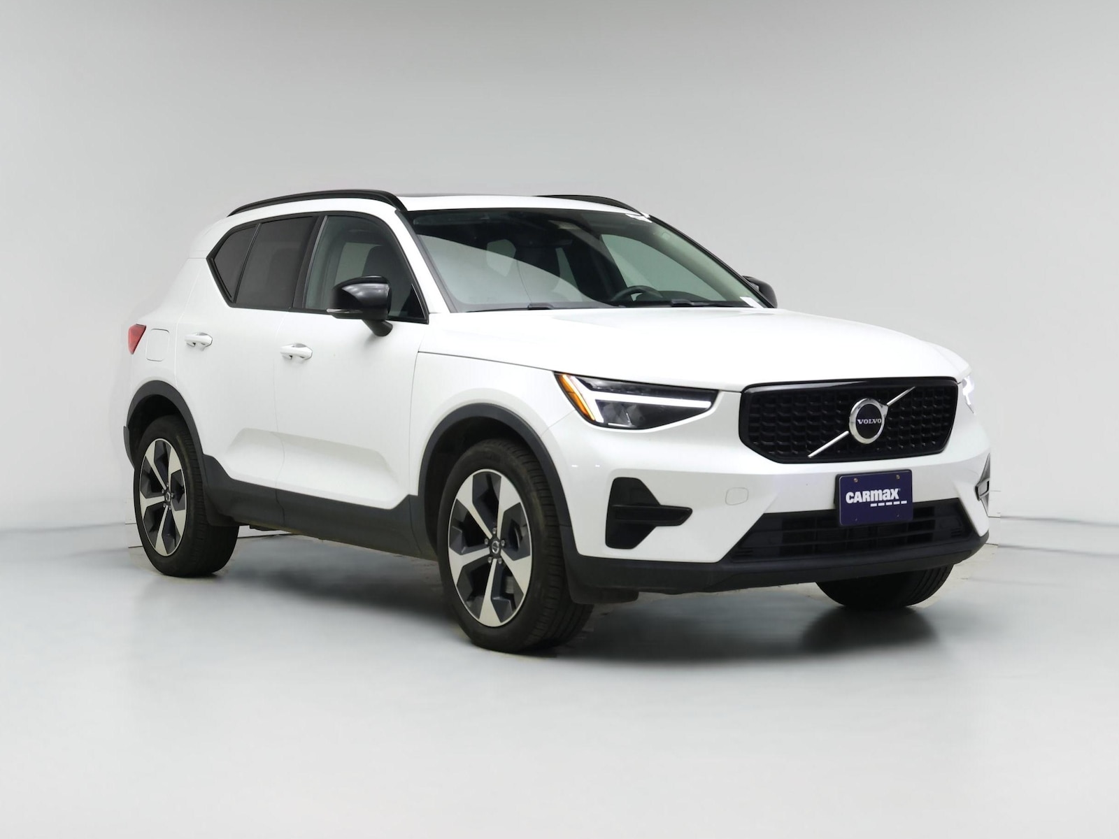 2024 Volvo XC40 Core