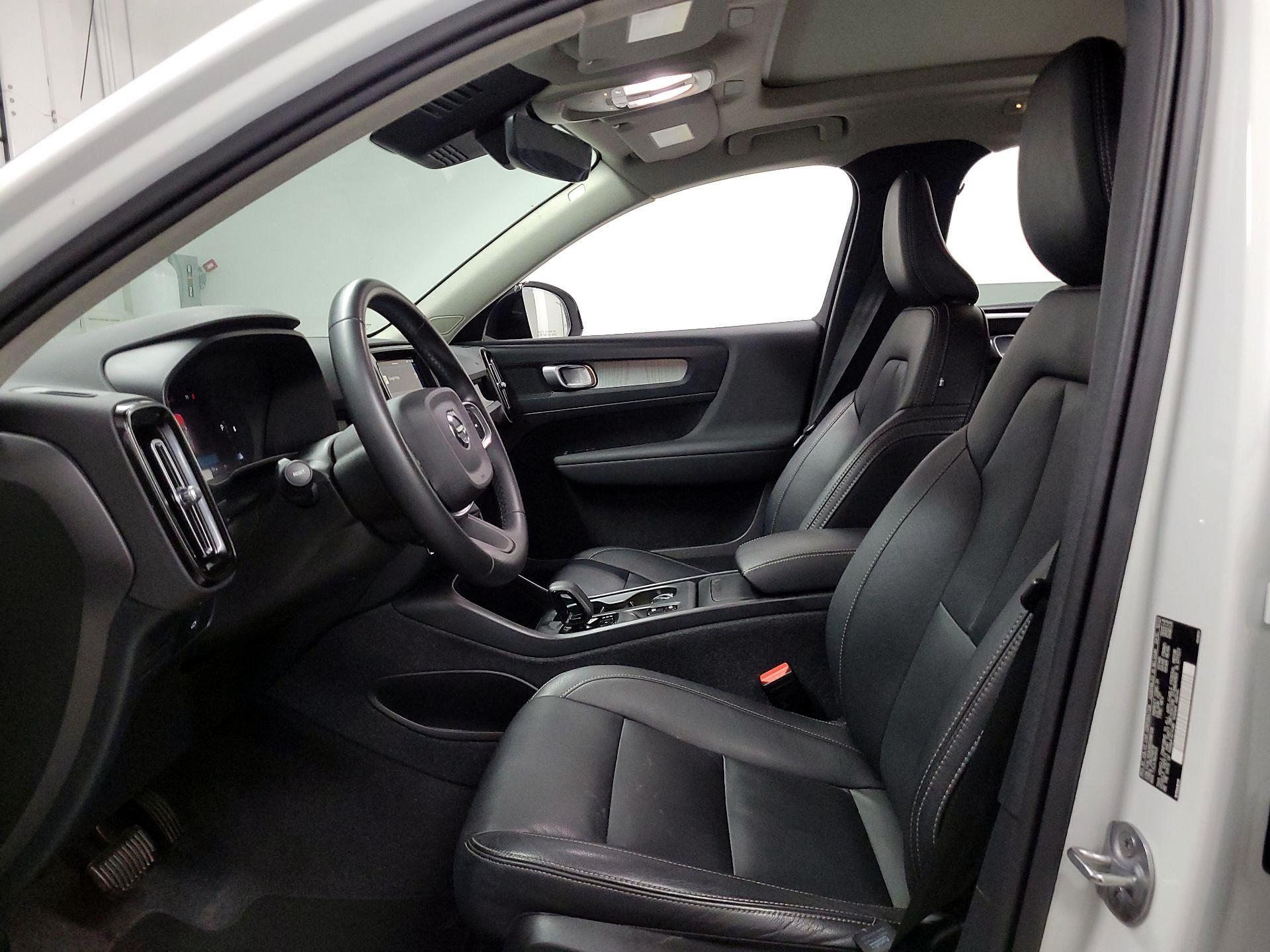 Thumbnail: 2024 Volvo XC40 - 11