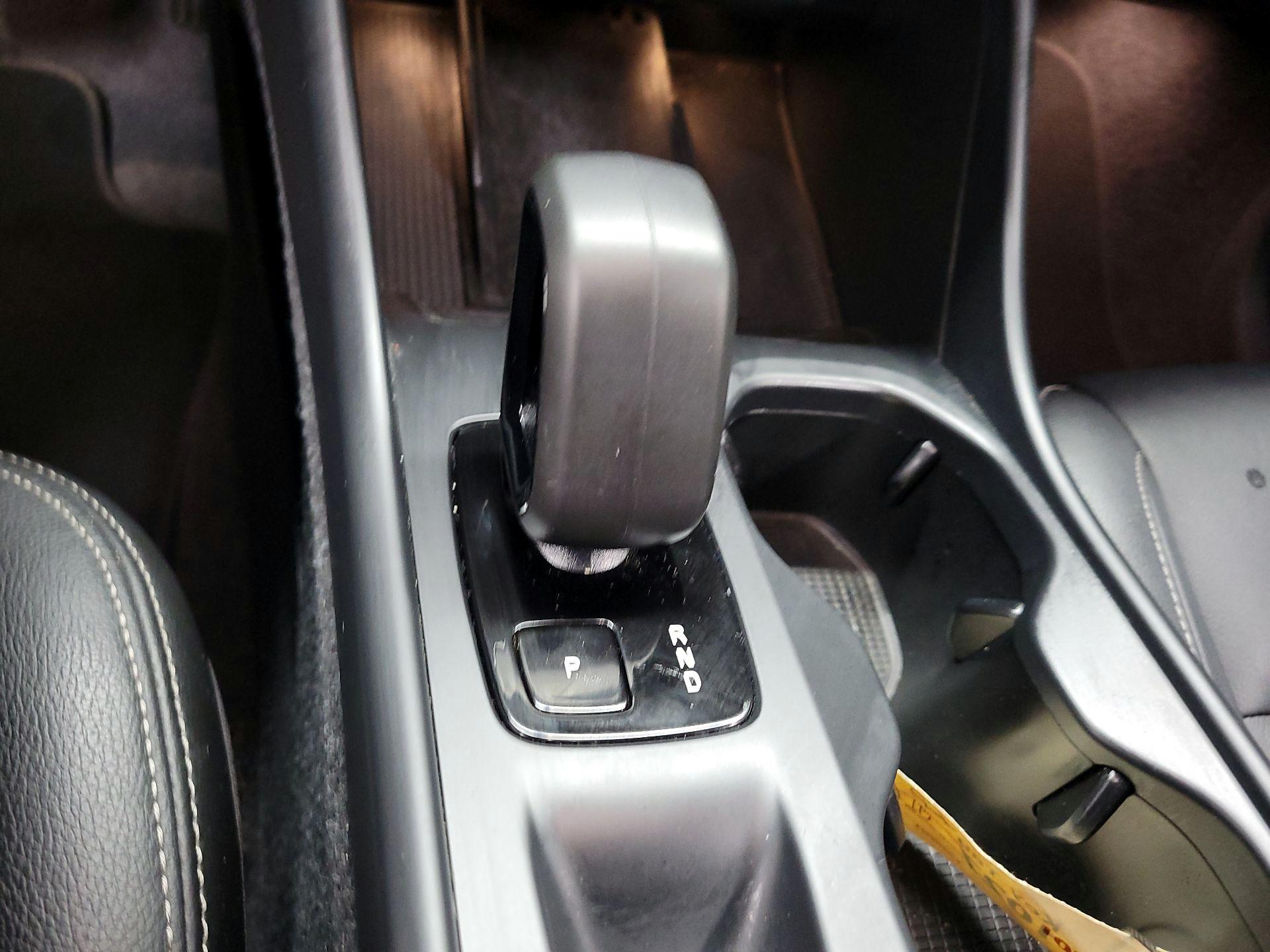 Thumbnail: 2024 Volvo XC40 - 16