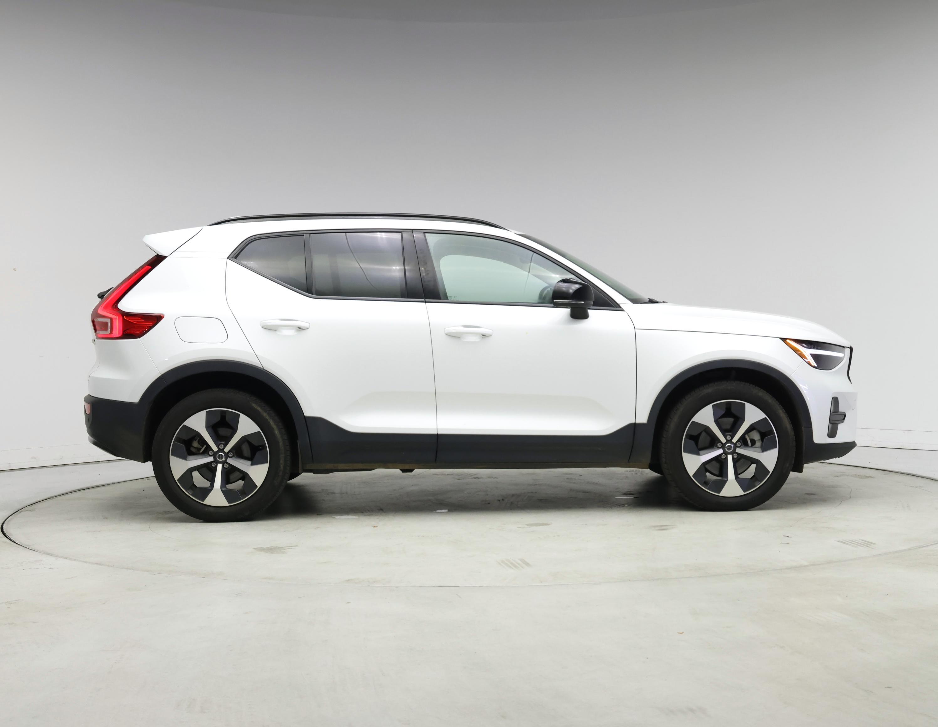 Thumbnail: 2024 Volvo XC40 - 7